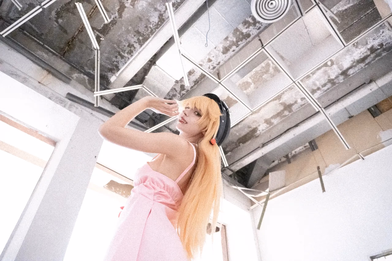 Himee.lily as Shinobu Oshino — cosplay photo 89 of 100