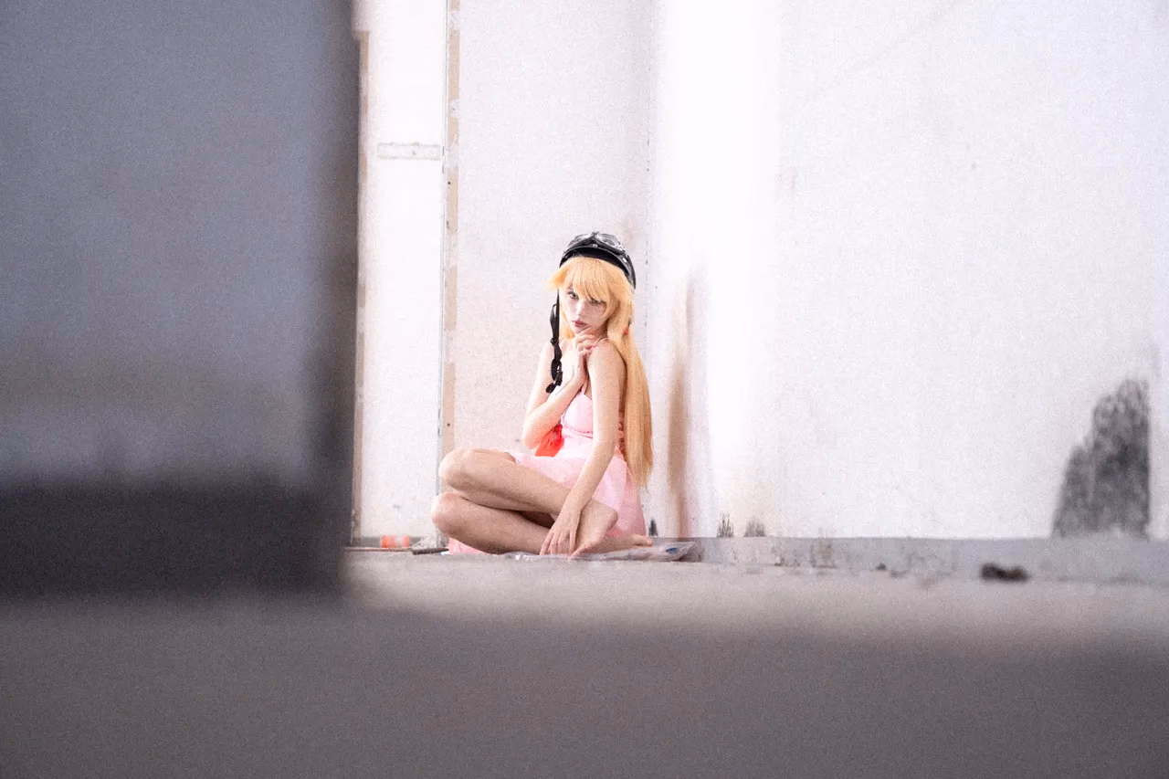 Himee.lily as Shinobu Oshino — cosplay photo 91 of 100