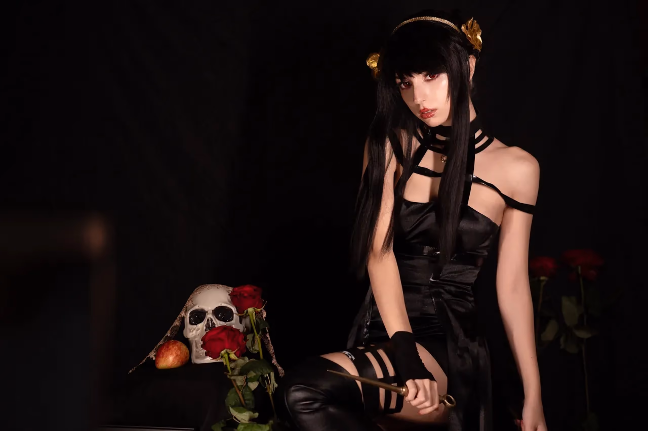 Himee.lily as Yor Forger — cosplay photo 14 of 50