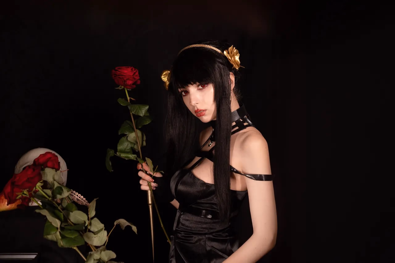 Himee.lily as Yor Forger — cosplay photo 44 of 50