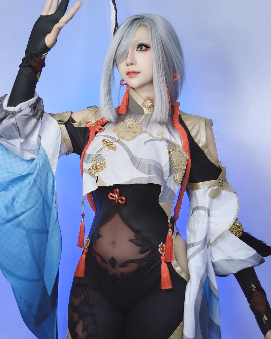 Hiniitaa as Shenhe — cosplay photo 3 of 11