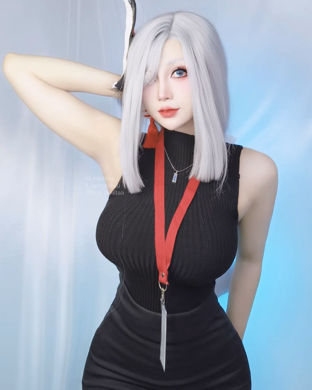 Hiniitaa as Shenhe — cosplay photo 5 of 11