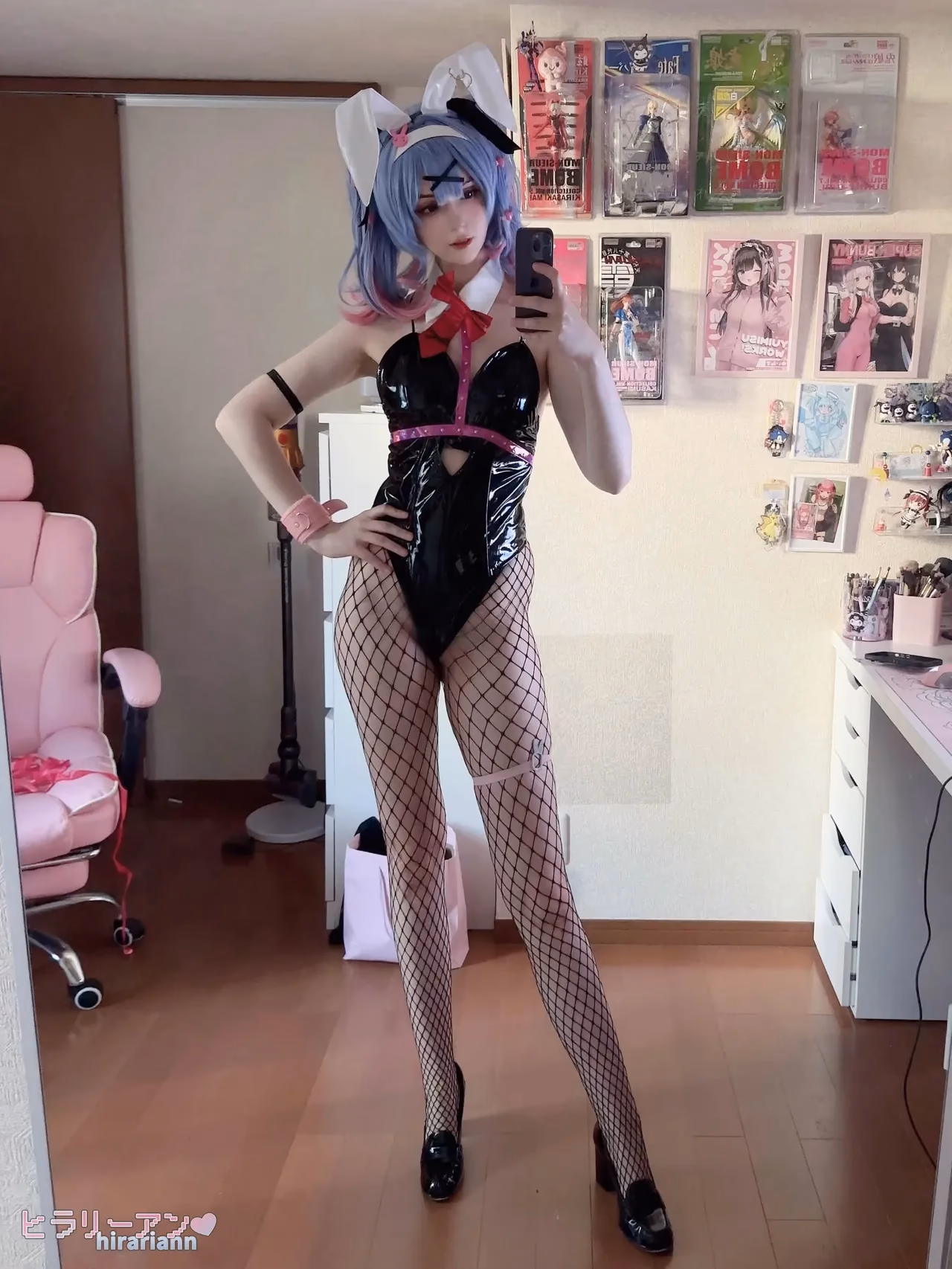 HirariAnn as Hatsune Miku — cosplay photo 129 of 222