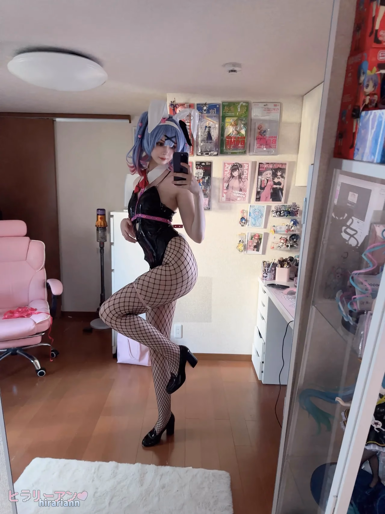 HirariAnn as Hatsune Miku — cosplay photo 137 of 222