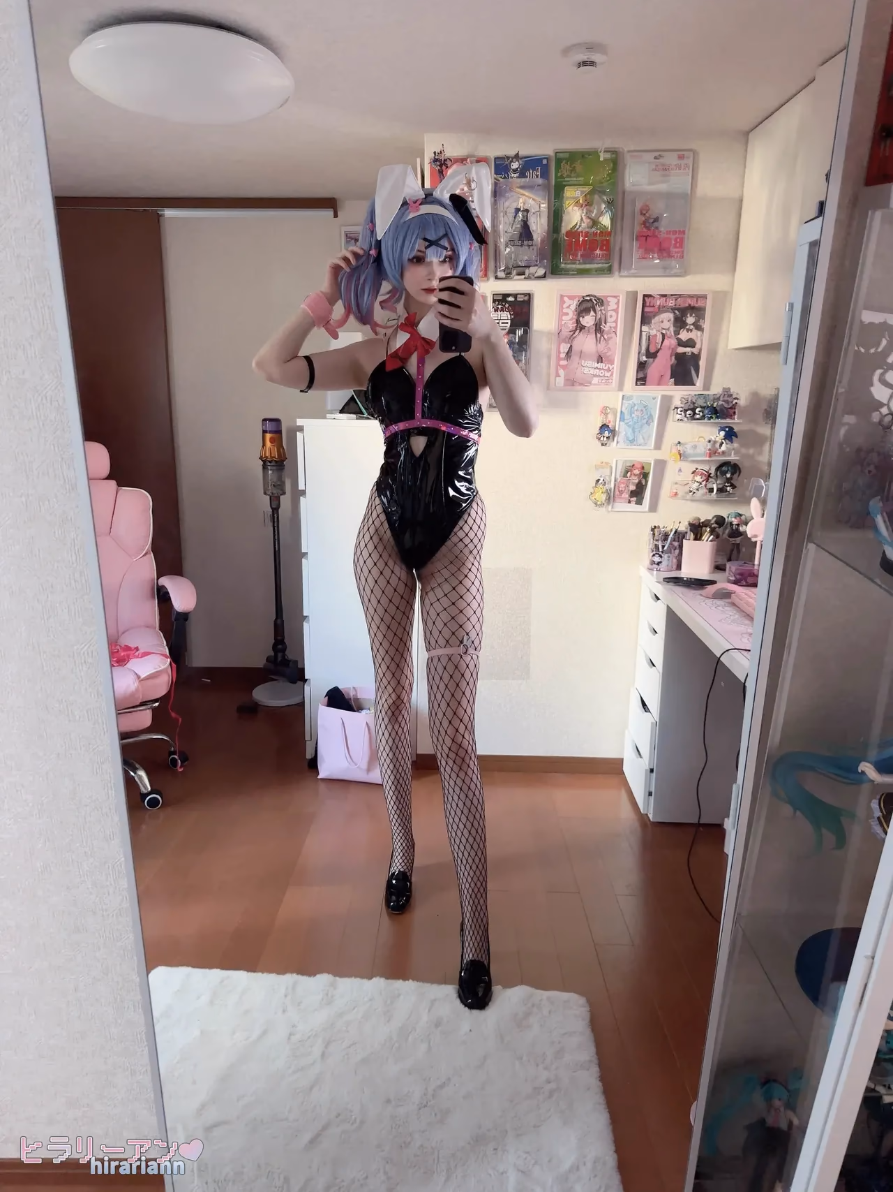 HirariAnn as Hatsune Miku — cosplay photo 138 of 222