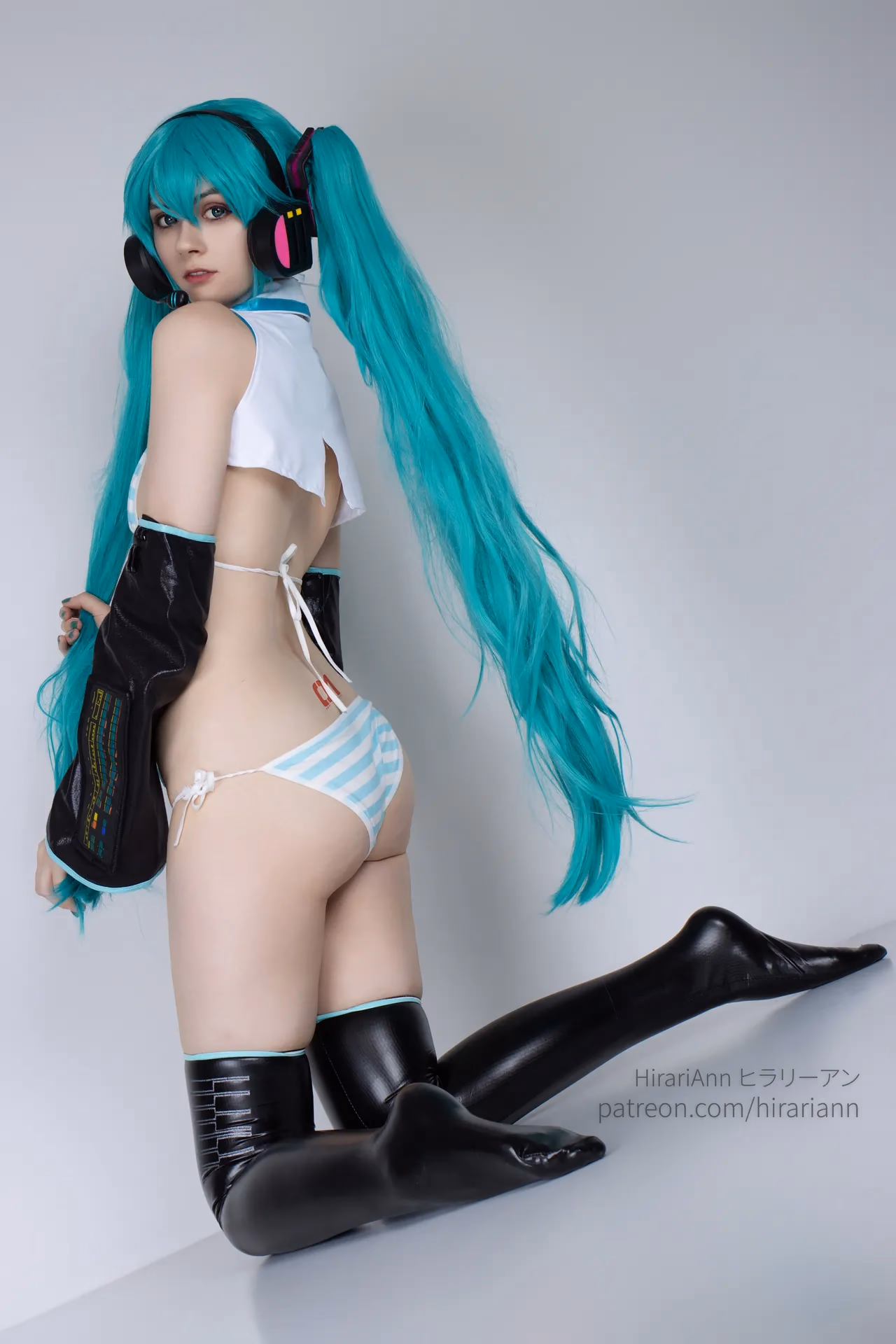 HirariAnn as Hatsune Miku — cosplay photo 108 of 115