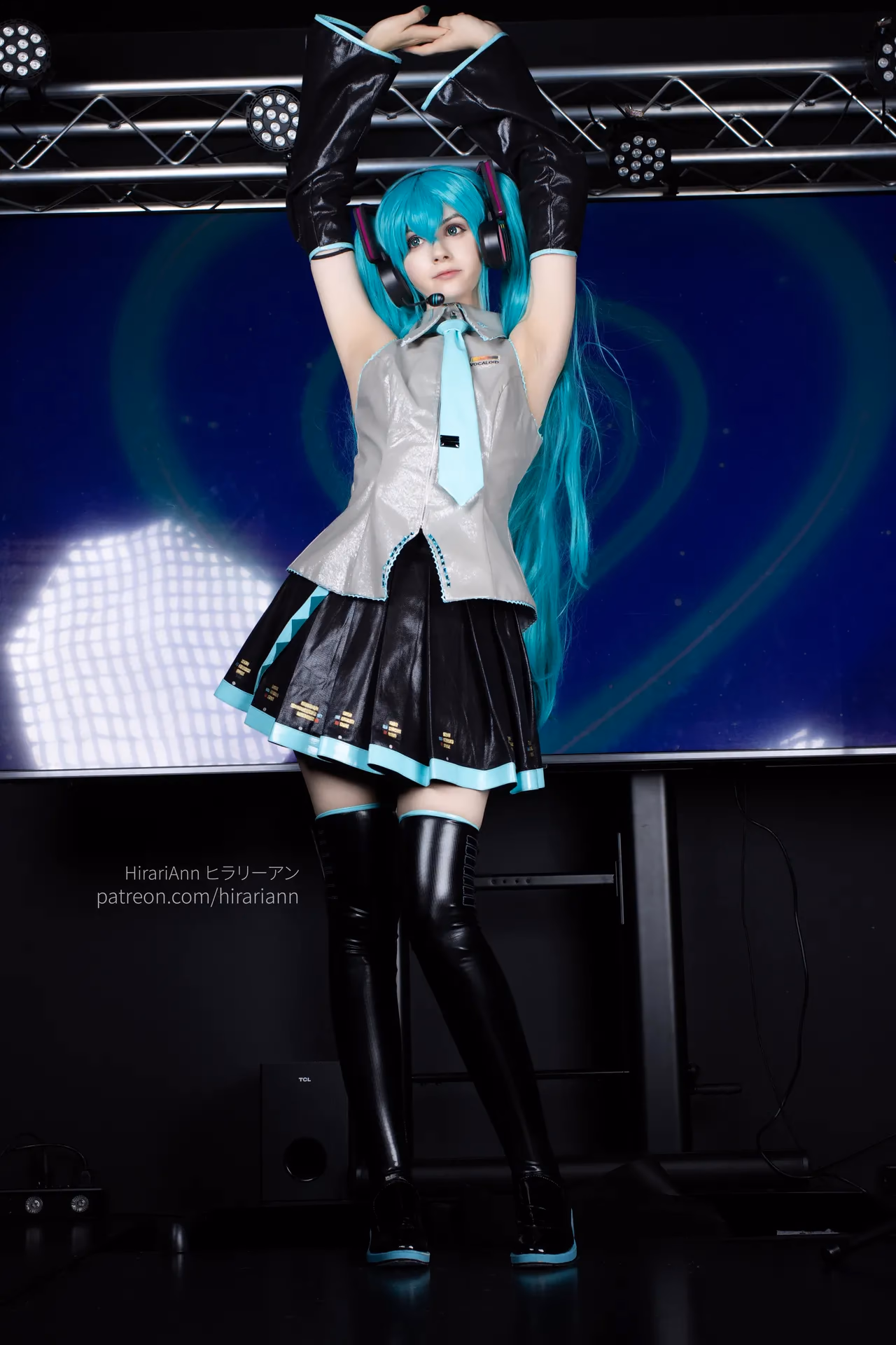 HirariAnn as Hatsune Miku — cosplay photo 11 of 115
