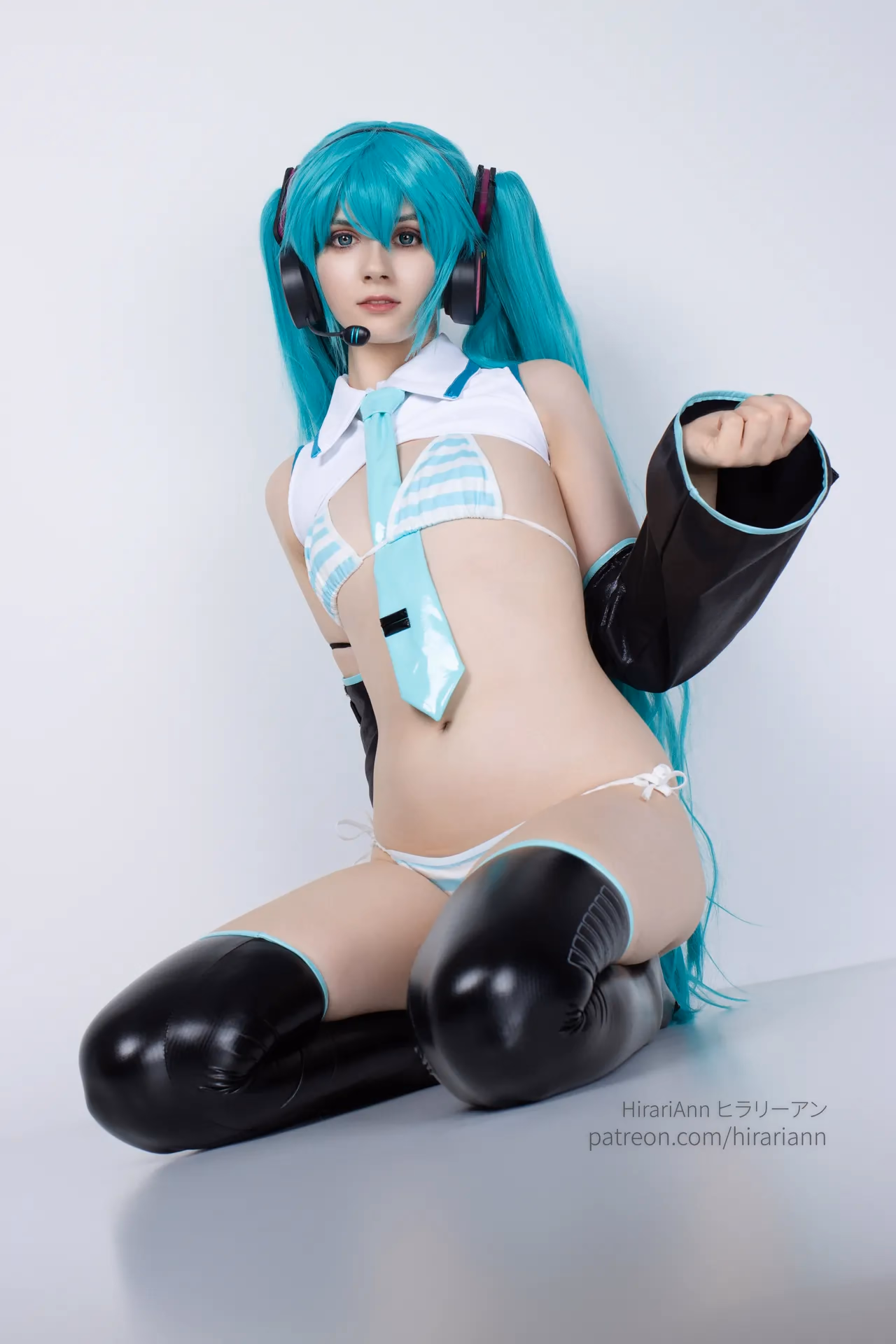 HirariAnn as Hatsune Miku — cosplay photo 110 of 115