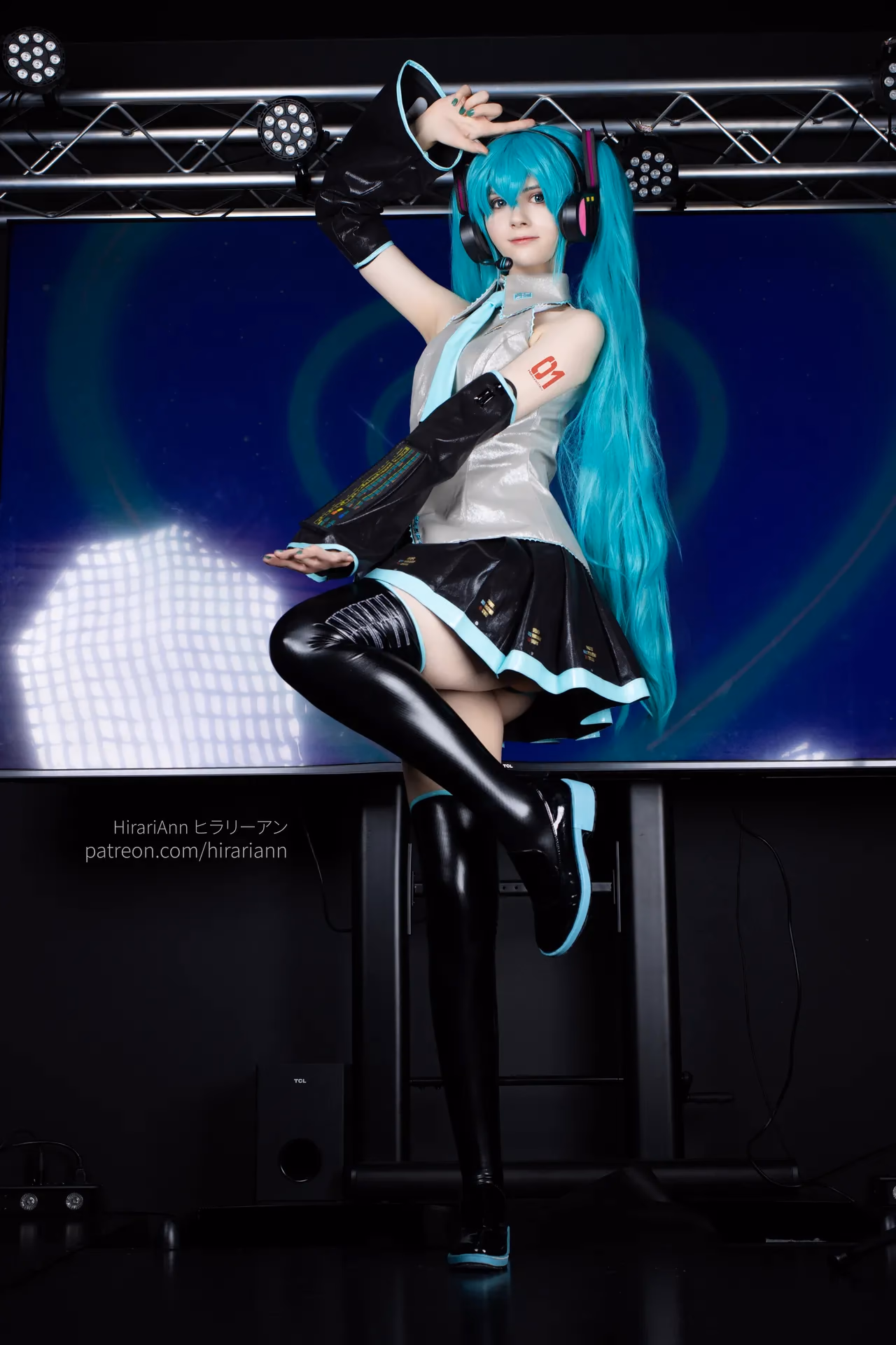 HirariAnn as Hatsune Miku — cosplay photo 20 of 115
