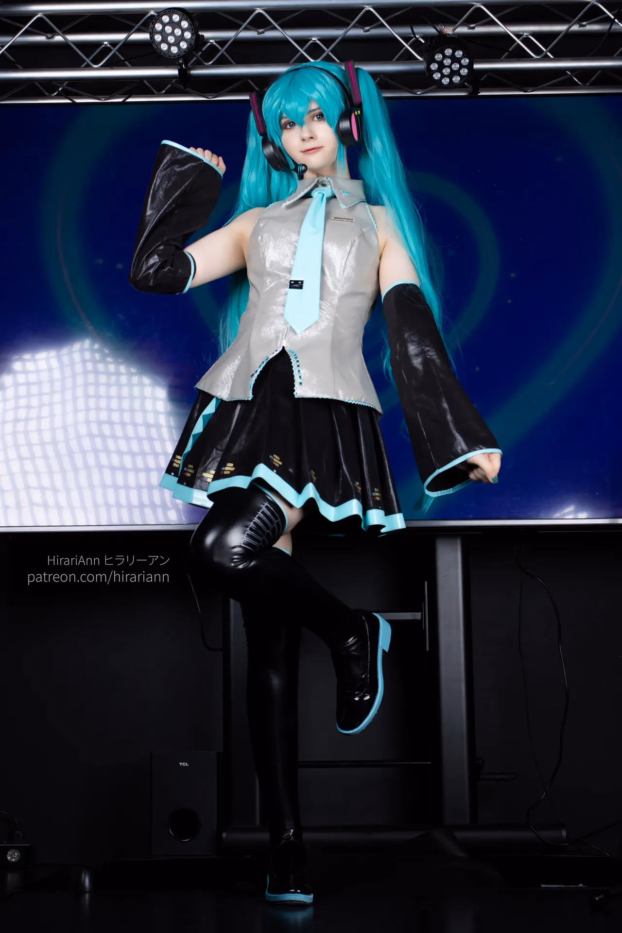 HirariAnn as Hatsune Miku — cosplay photo 22 of 115