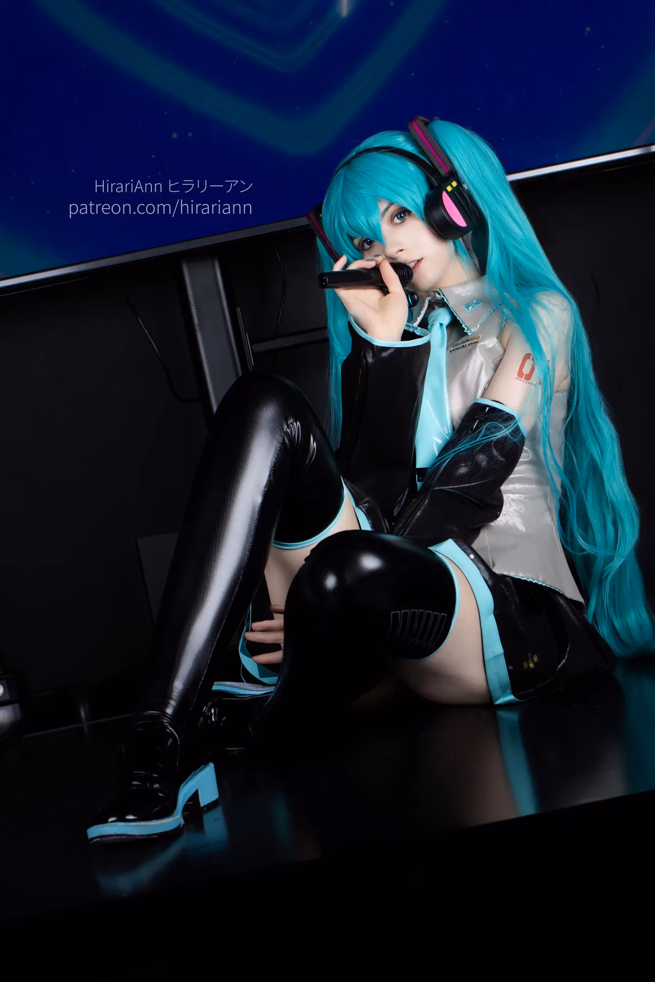 HirariAnn as Hatsune Miku — cosplay photo 27 of 115