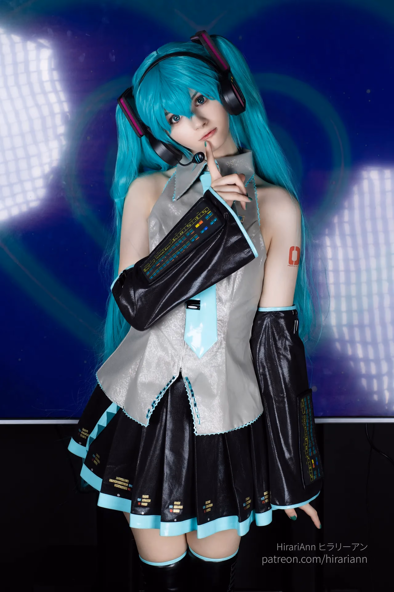 HirariAnn as Hatsune Miku — cosplay photo 3 of 115