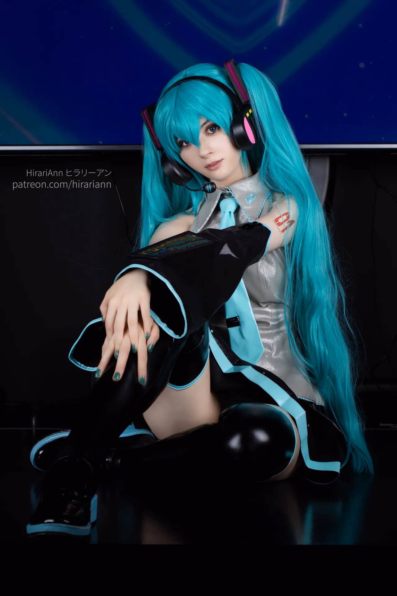 HirariAnn as Hatsune Miku — cosplay photo 31 of 115