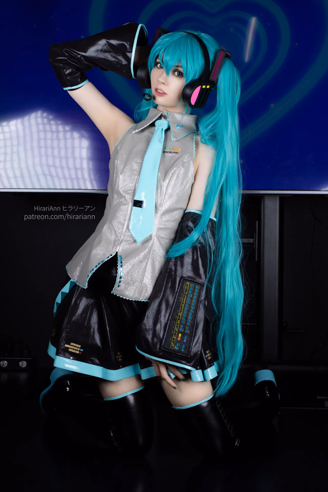 HirariAnn as Hatsune Miku — cosplay photo 34 of 115