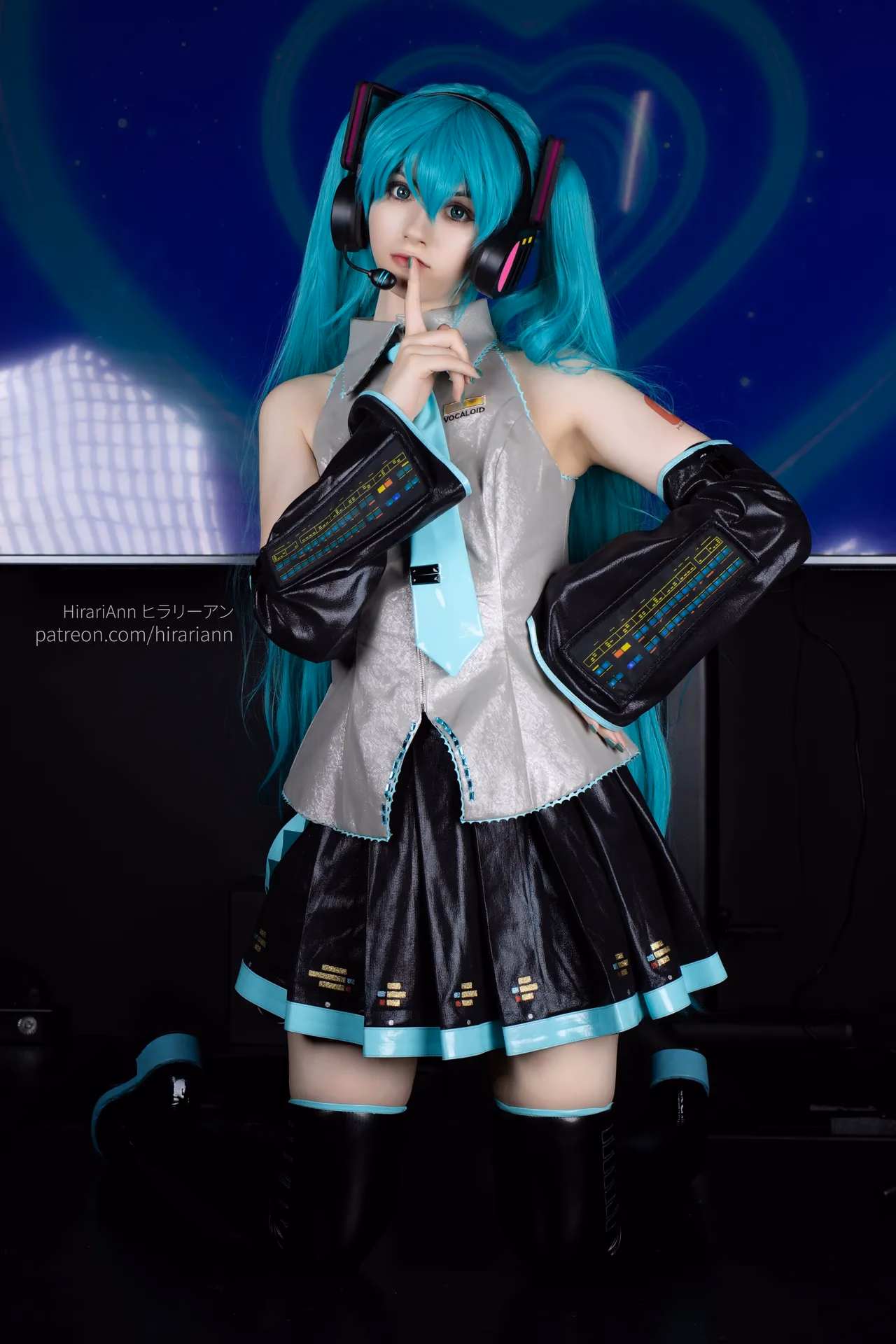 HirariAnn as Hatsune Miku — cosplay photo 37 of 115
