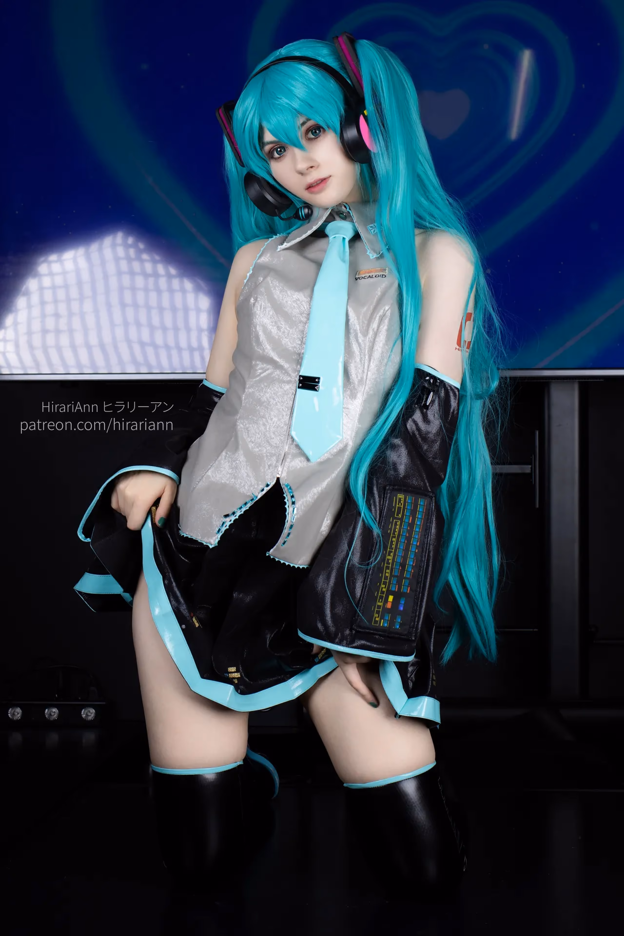 HirariAnn as Hatsune Miku — cosplay photo 39 of 115
