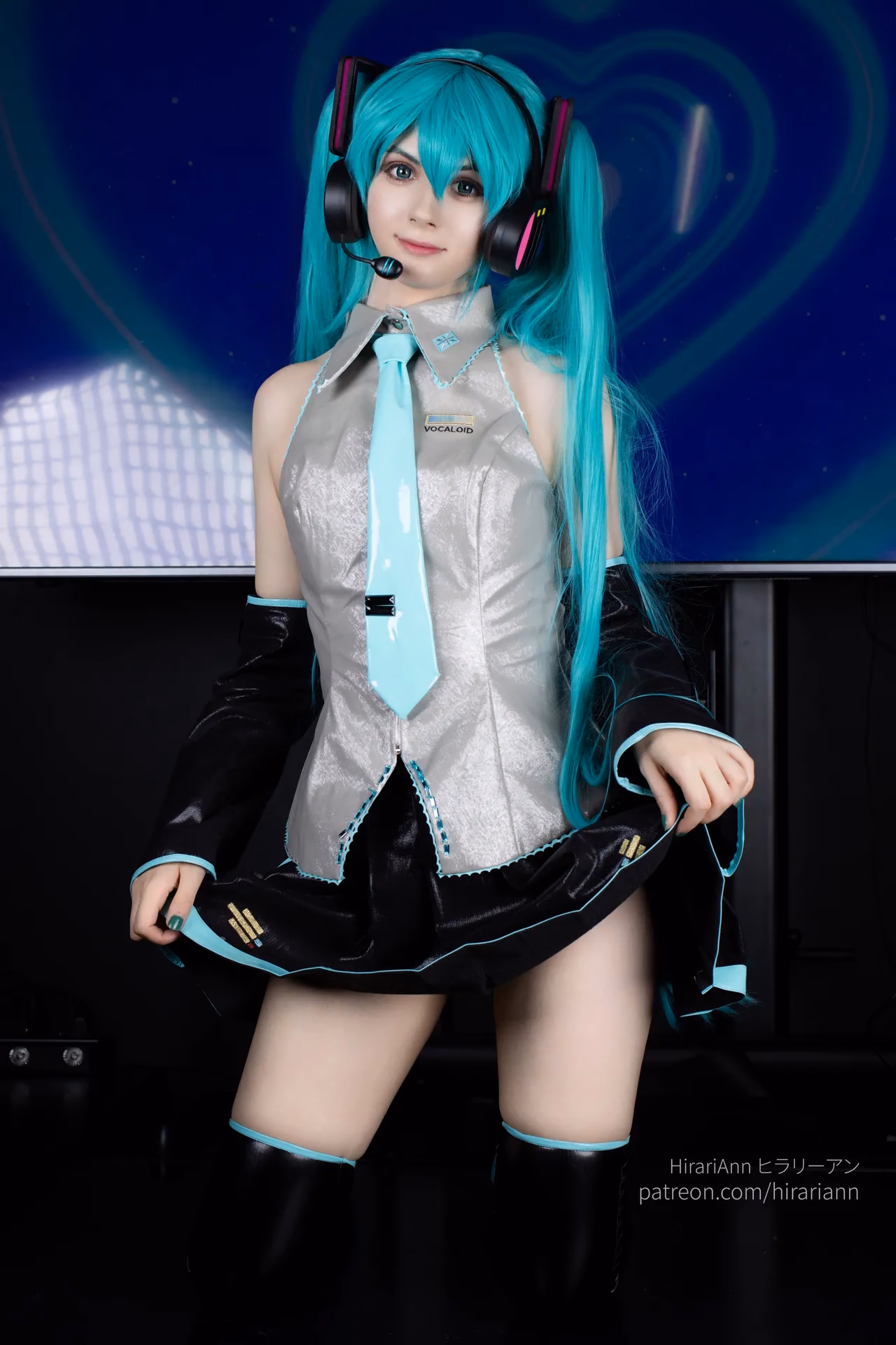 HirariAnn as Hatsune Miku — cosplay photo 40 of 115