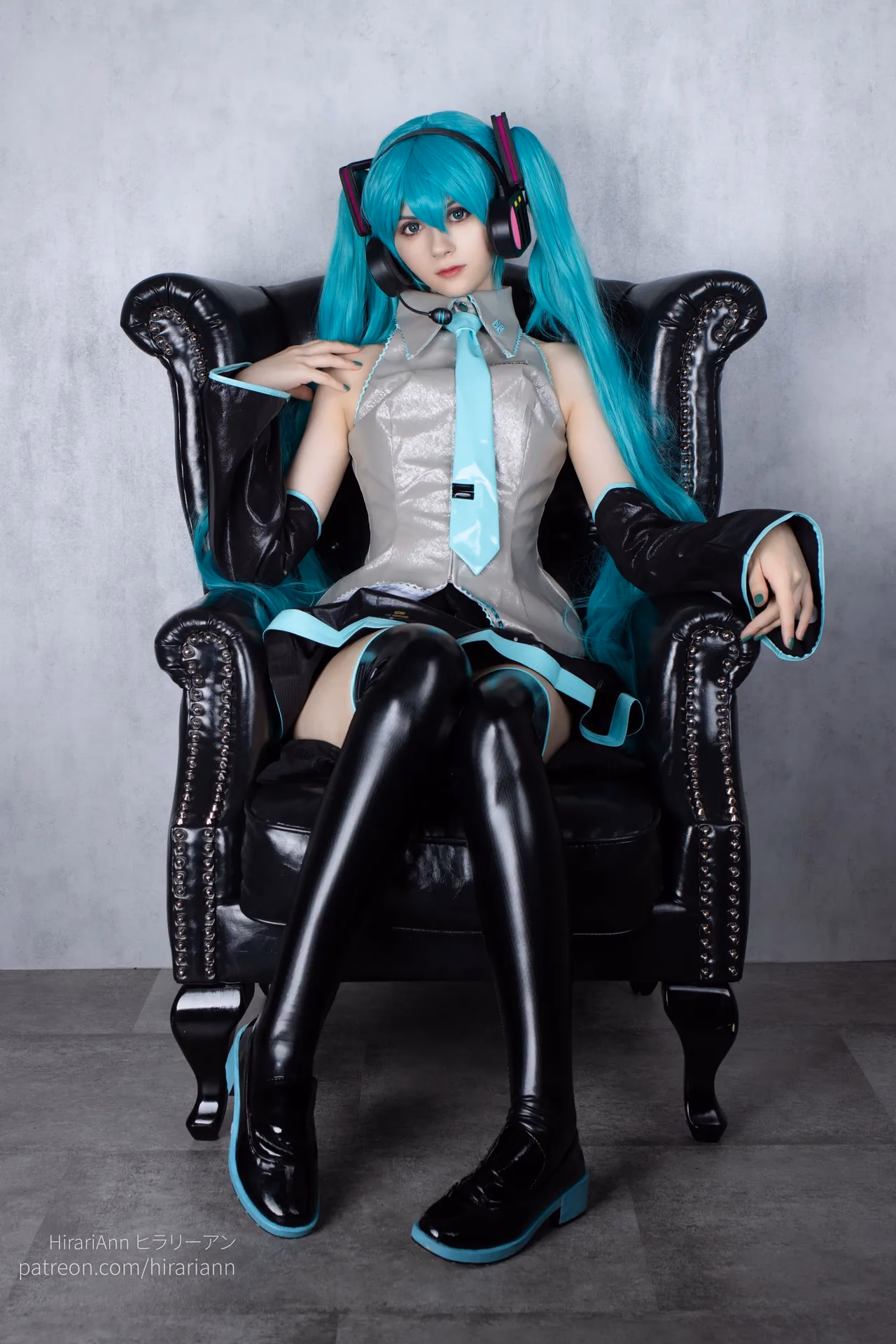 HirariAnn as Hatsune Miku — cosplay photo 41 of 115