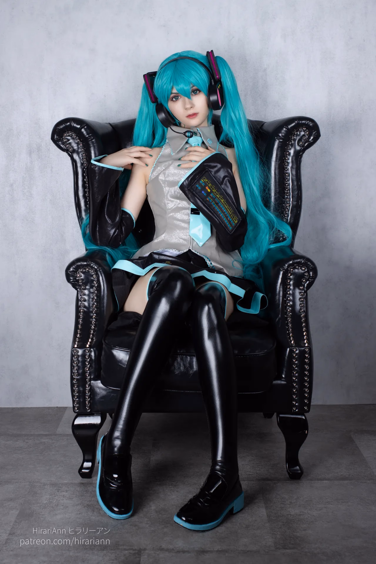 HirariAnn as Hatsune Miku — cosplay photo 43 of 115