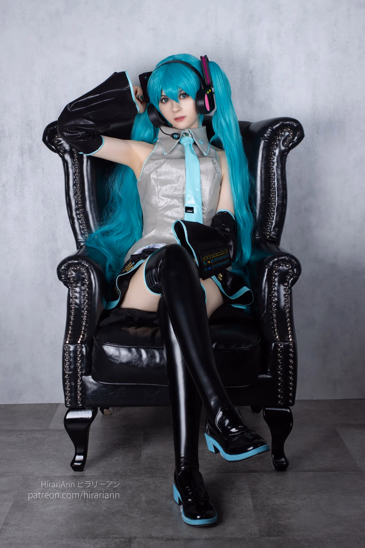 HirariAnn as Hatsune Miku — cosplay photo 44 of 115