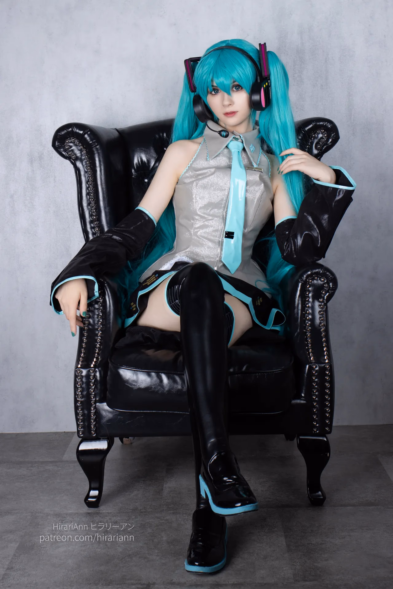 HirariAnn as Hatsune Miku — cosplay photo 45 of 115