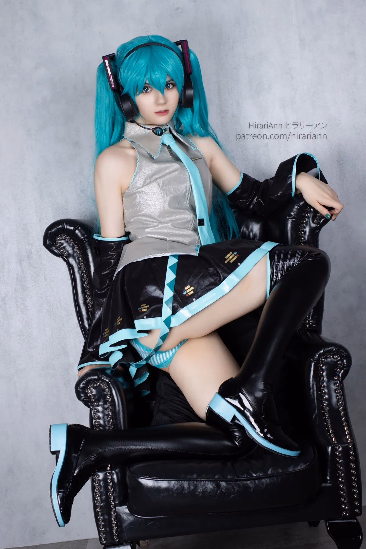 HirariAnn as Hatsune Miku — cosplay photo 48 of 115