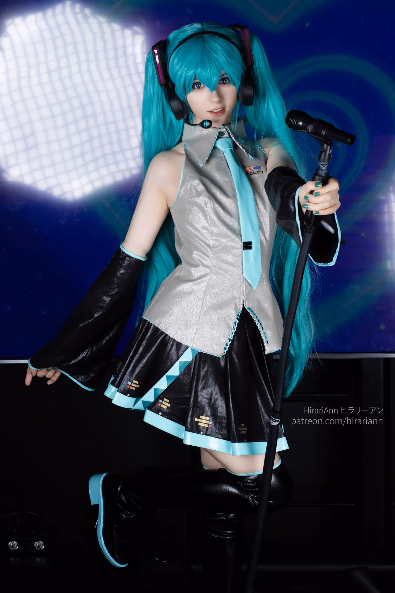 HirariAnn as Hatsune Miku — cosplay photo 5 of 115