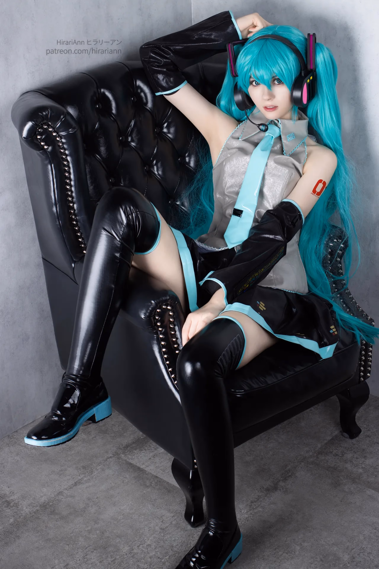 HirariAnn as Hatsune Miku — cosplay photo 50 of 115