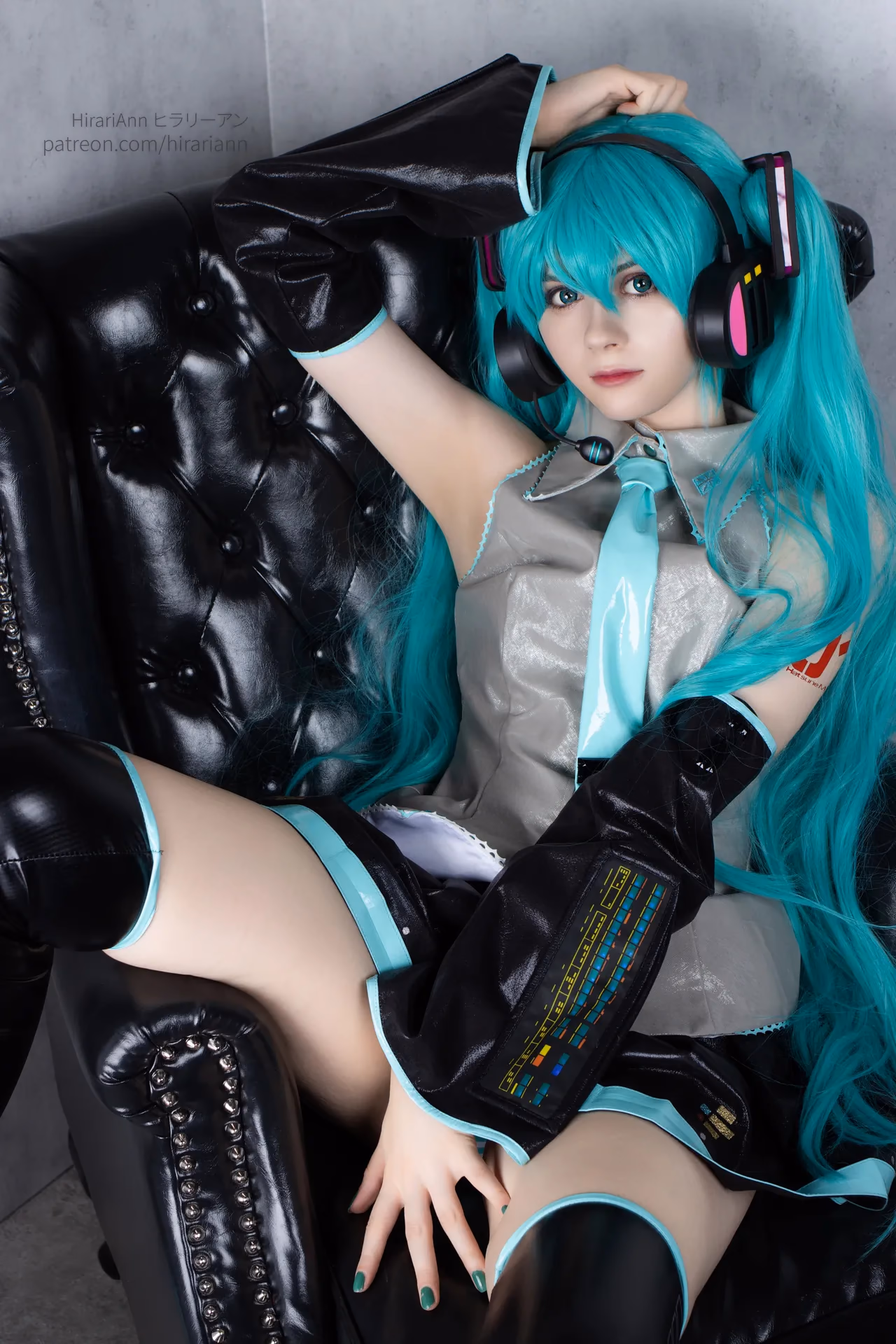 HirariAnn as Hatsune Miku — cosplay photo 51 of 115