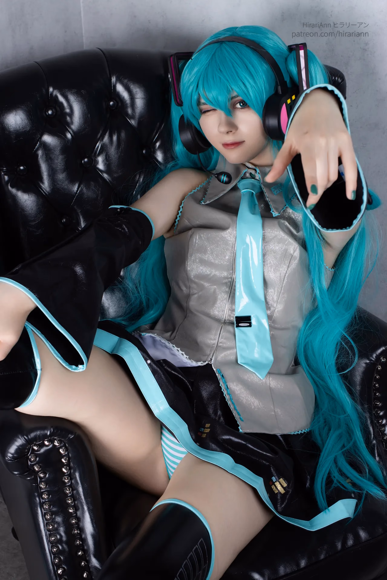 HirariAnn as Hatsune Miku — cosplay photo 53 of 115