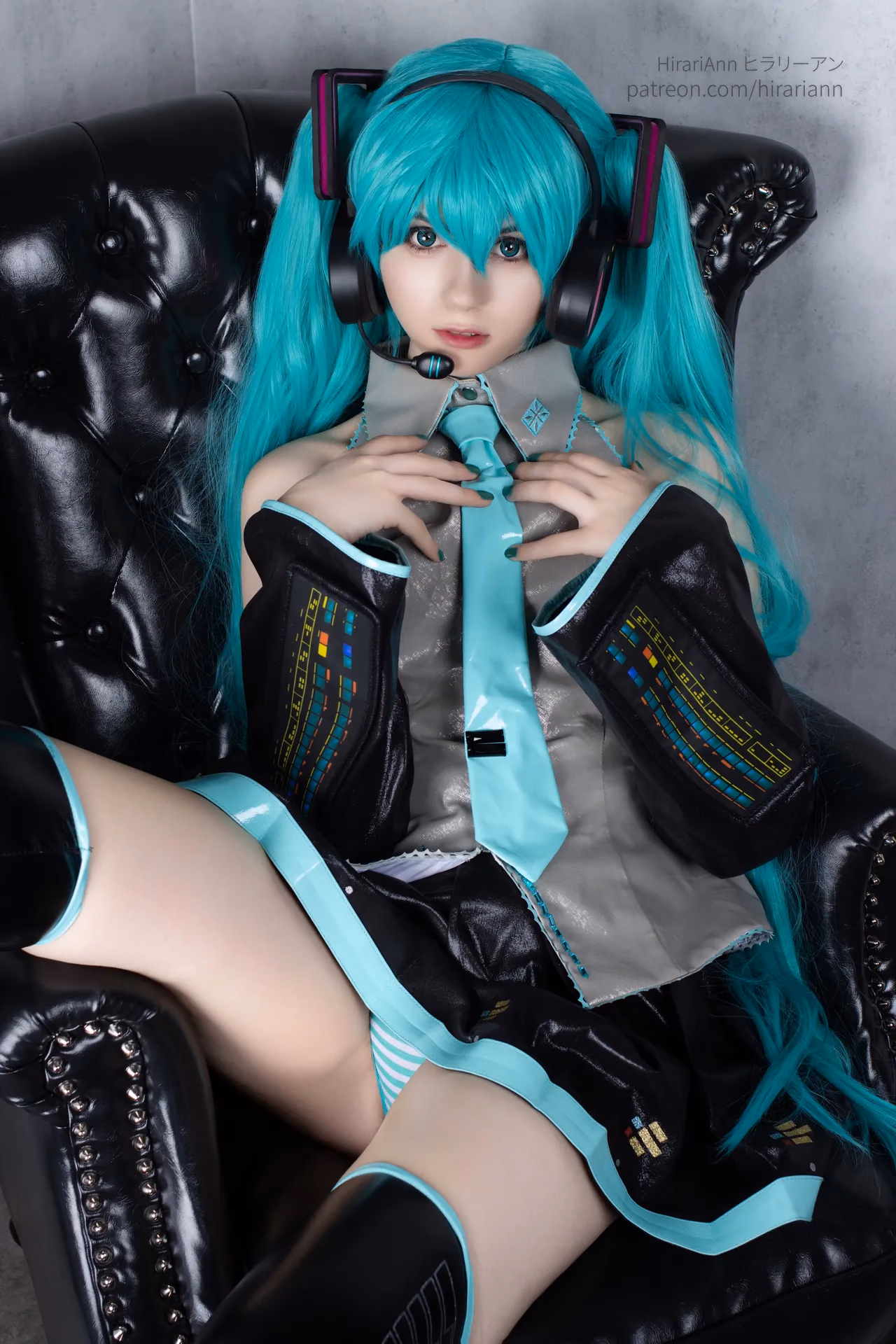 HirariAnn as Hatsune Miku — cosplay photo 54 of 115
