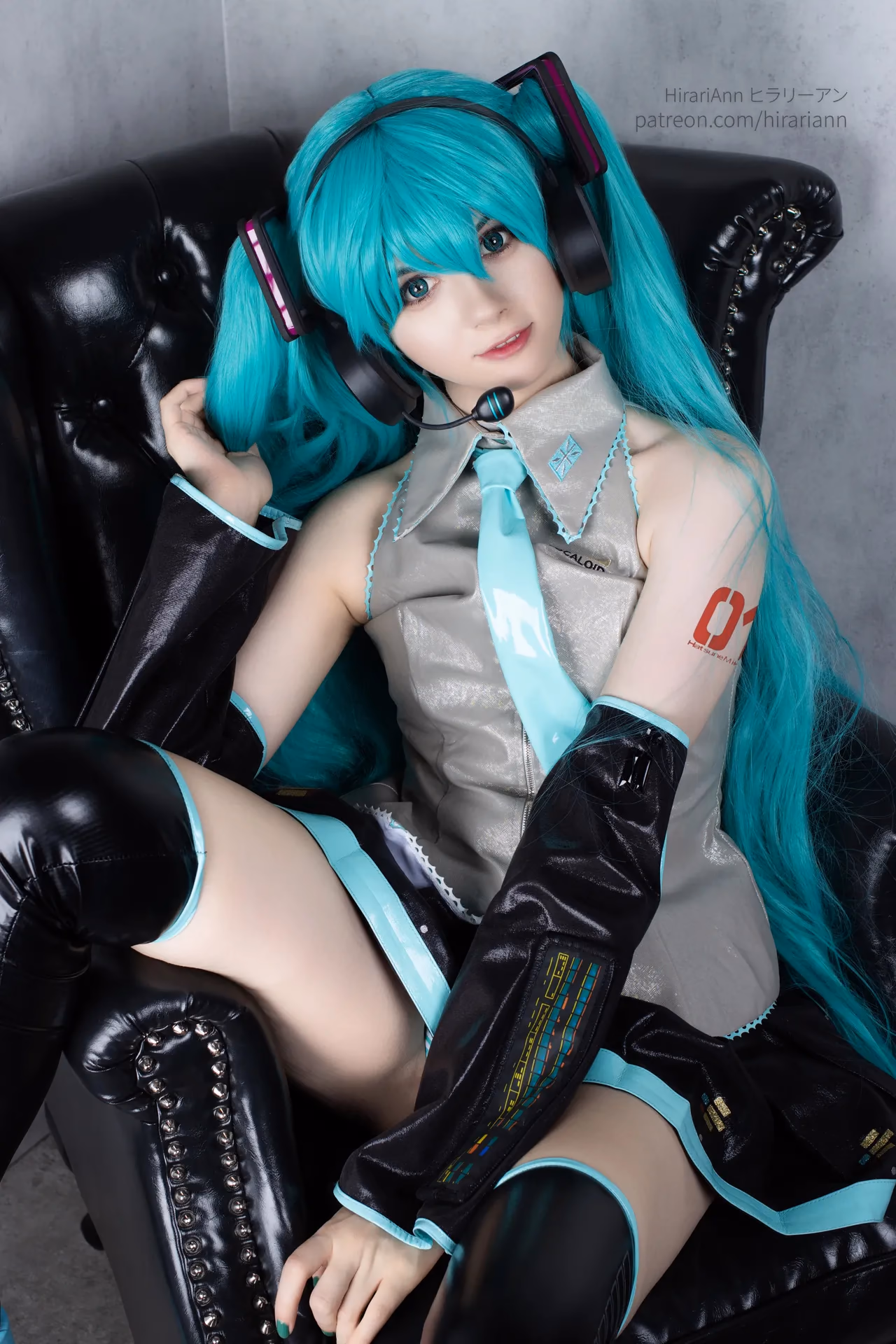 HirariAnn as Hatsune Miku — cosplay photo 57 of 115