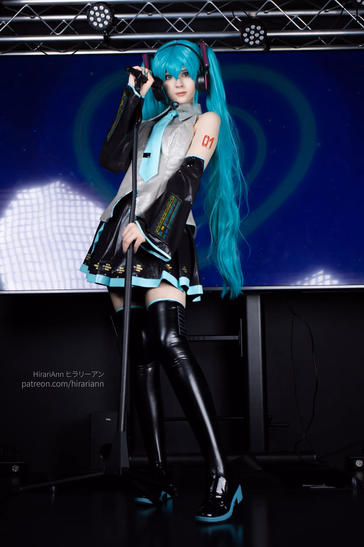 HirariAnn as Hatsune Miku — cosplay photo 6 of 115
