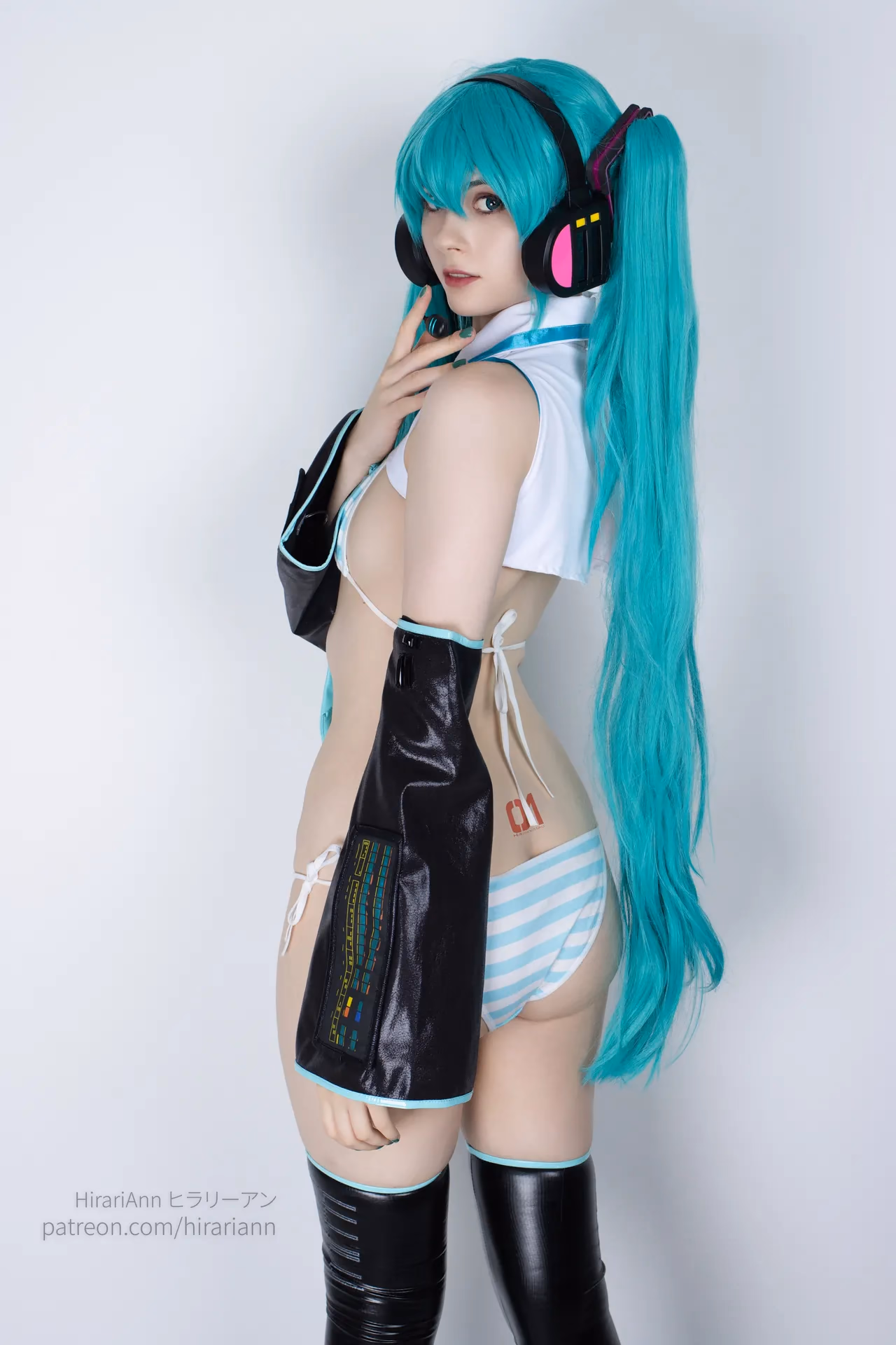 HirariAnn as Hatsune Miku — cosplay photo 65 of 115
