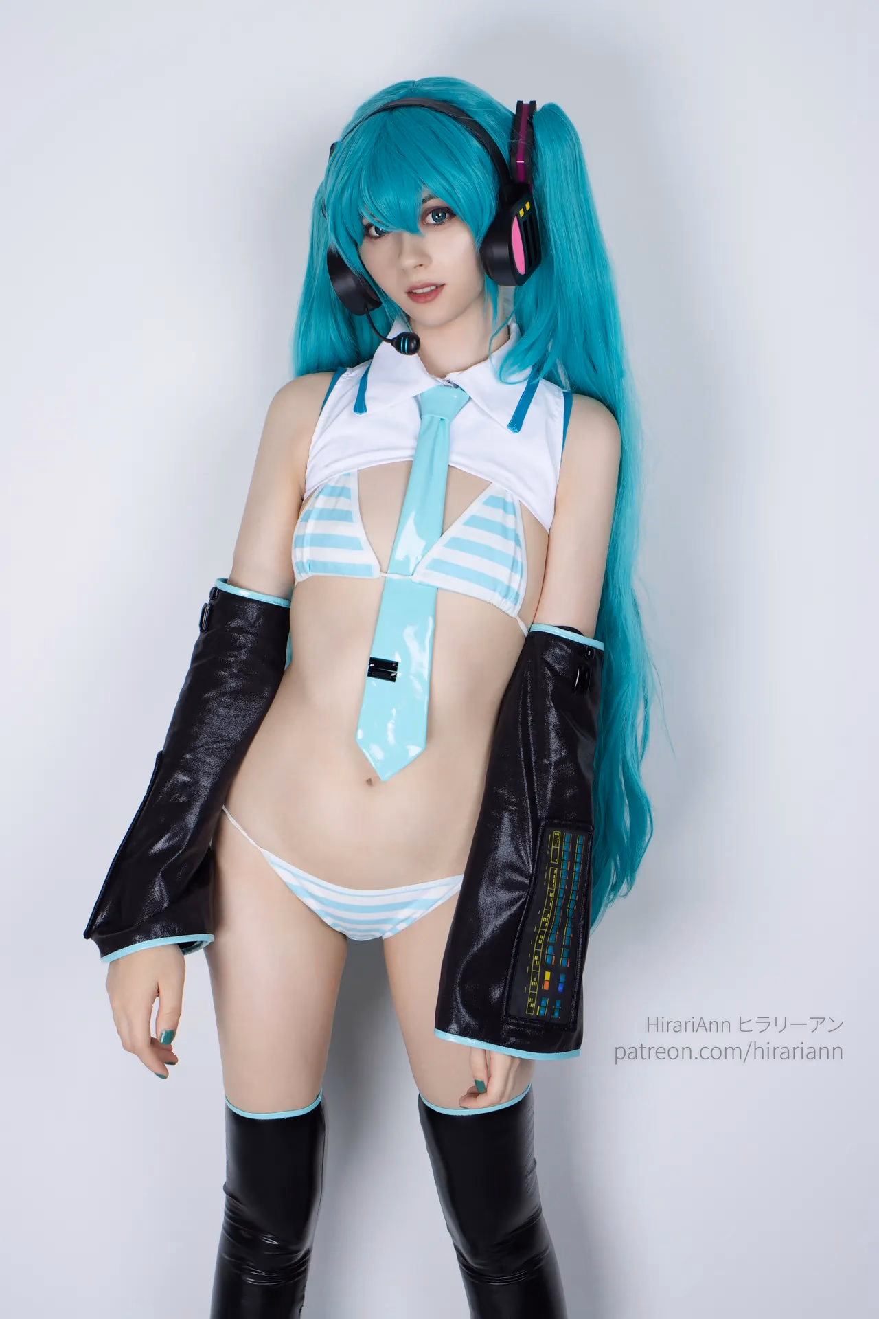 HirariAnn as Hatsune Miku — cosplay photo 66 of 115