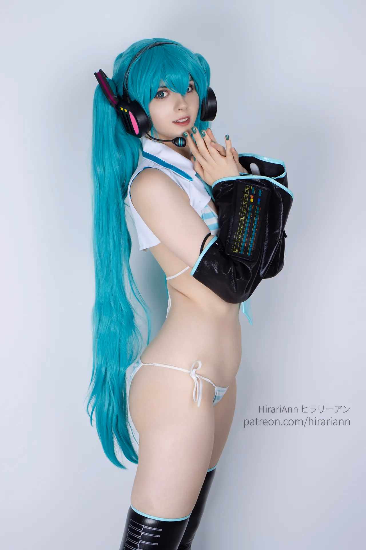 HirariAnn as Hatsune Miku — cosplay photo 69 of 115