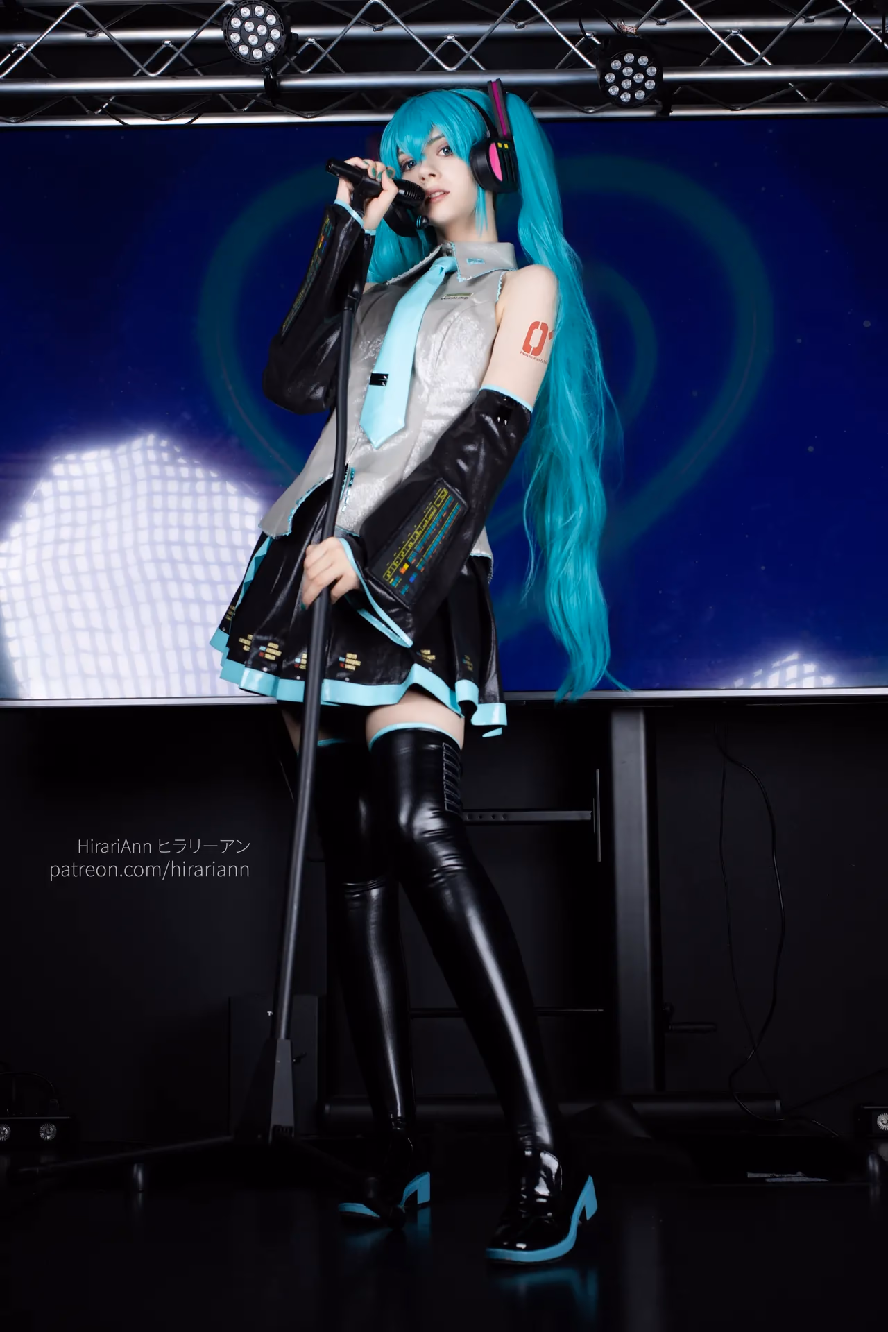 HirariAnn as Hatsune Miku — cosplay photo 7 of 115