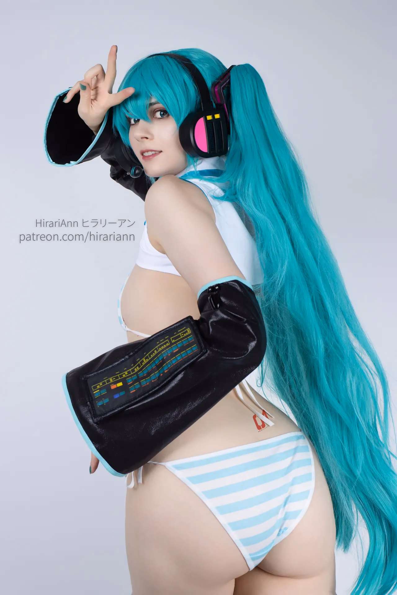 HirariAnn as Hatsune Miku — cosplay photo 78 of 115