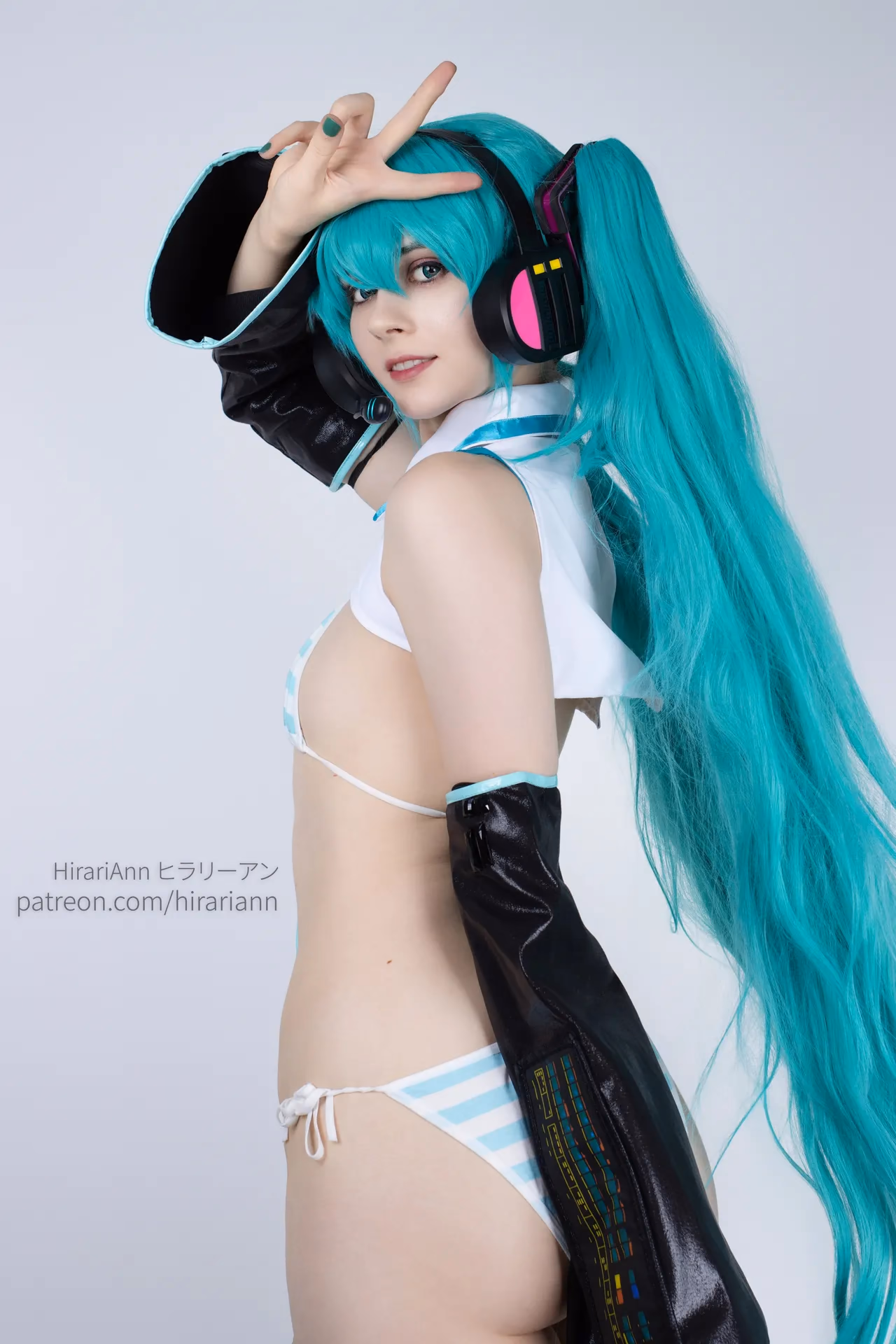 HirariAnn as Hatsune Miku — cosplay photo 79 of 115