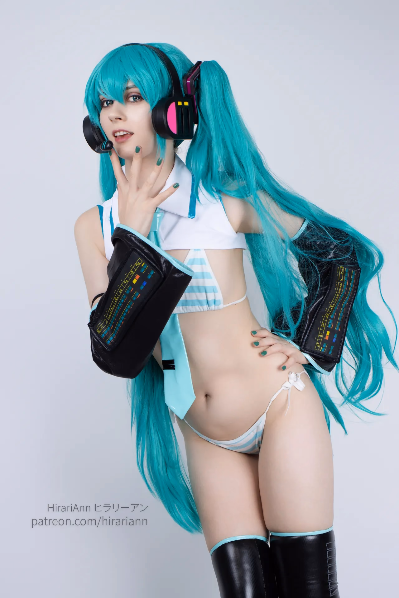 HirariAnn as Hatsune Miku — cosplay photo 90 of 115
