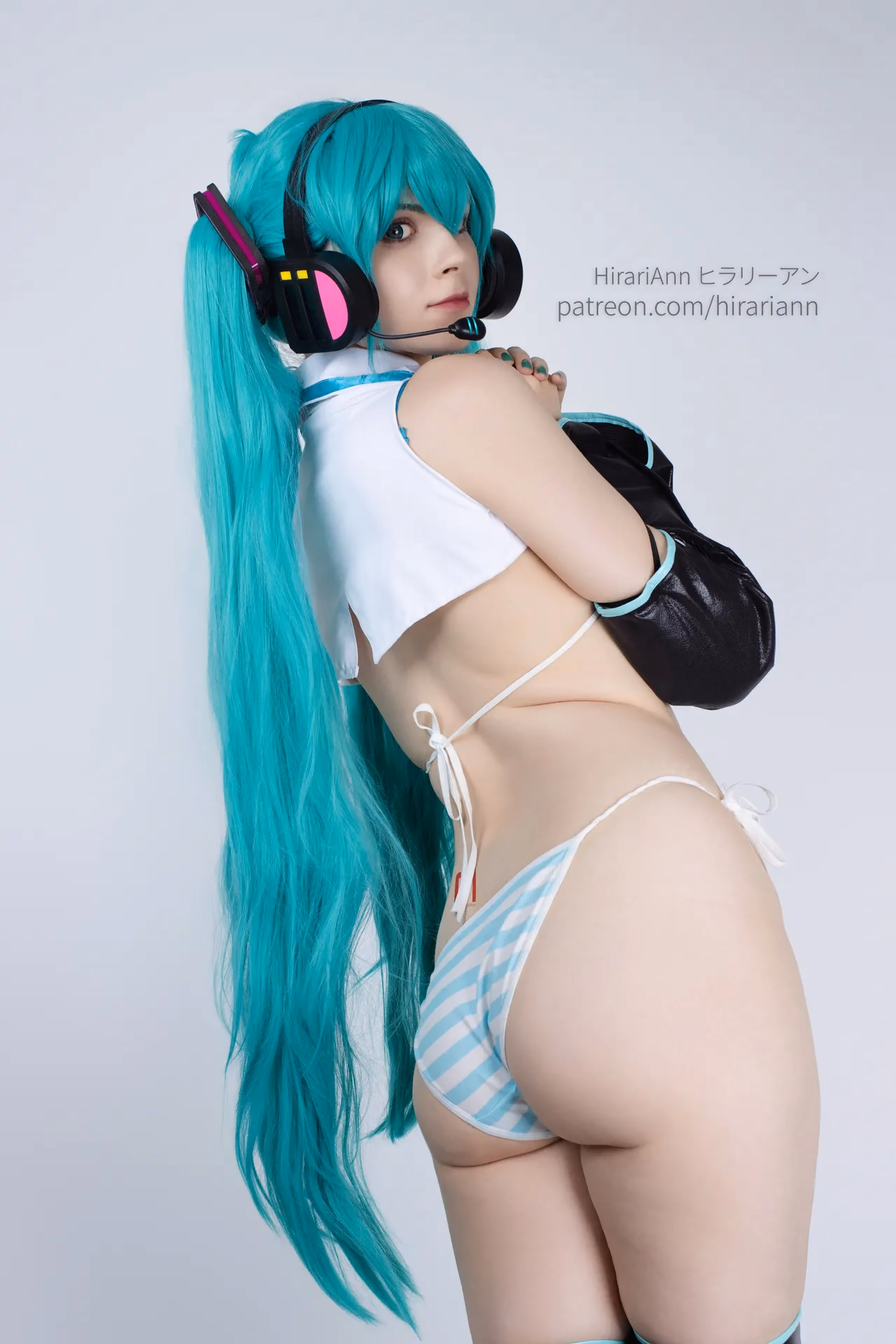 HirariAnn as Hatsune Miku — cosplay photo 92 of 115