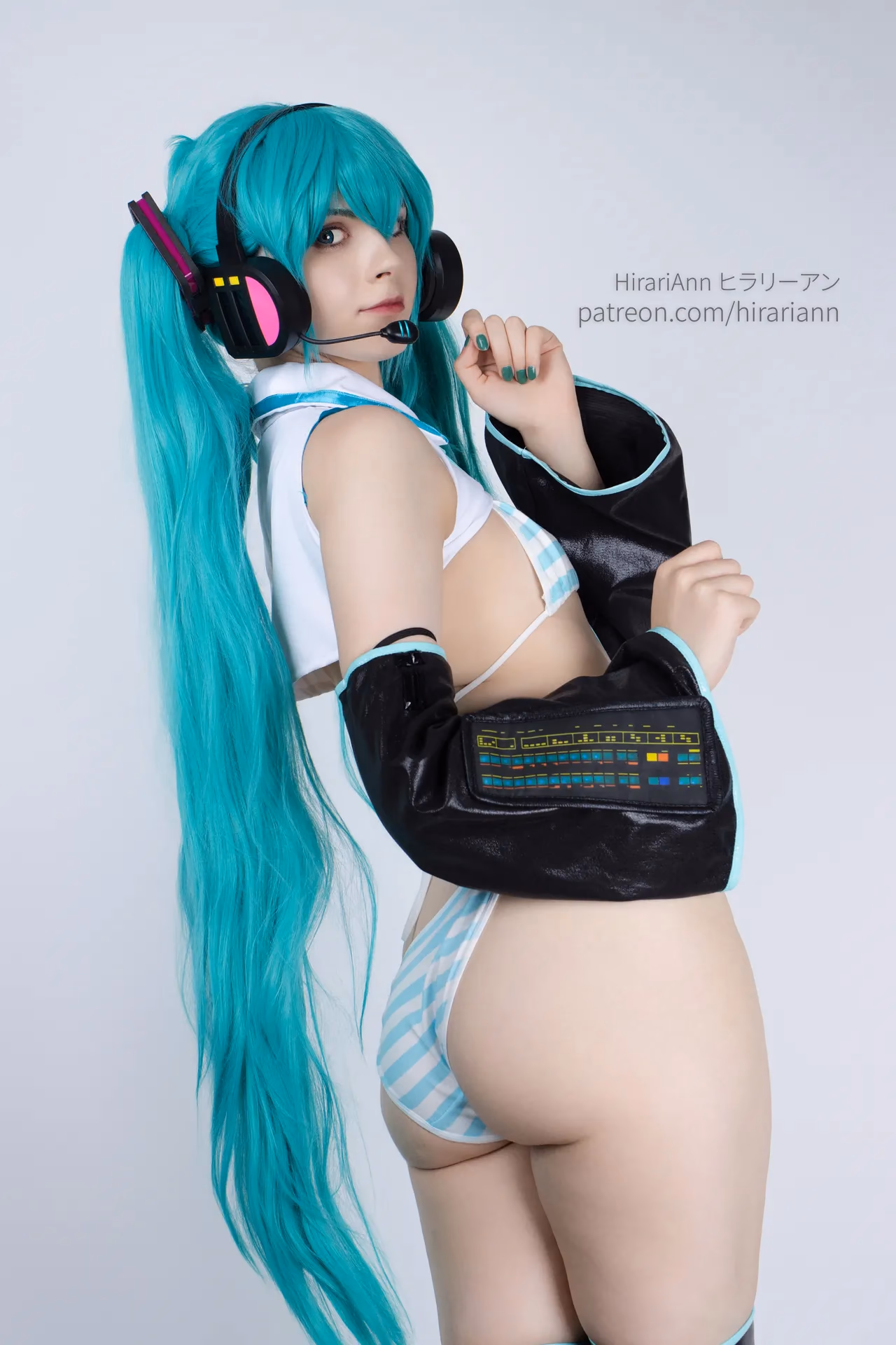 HirariAnn as Hatsune Miku — cosplay photo 93 of 115