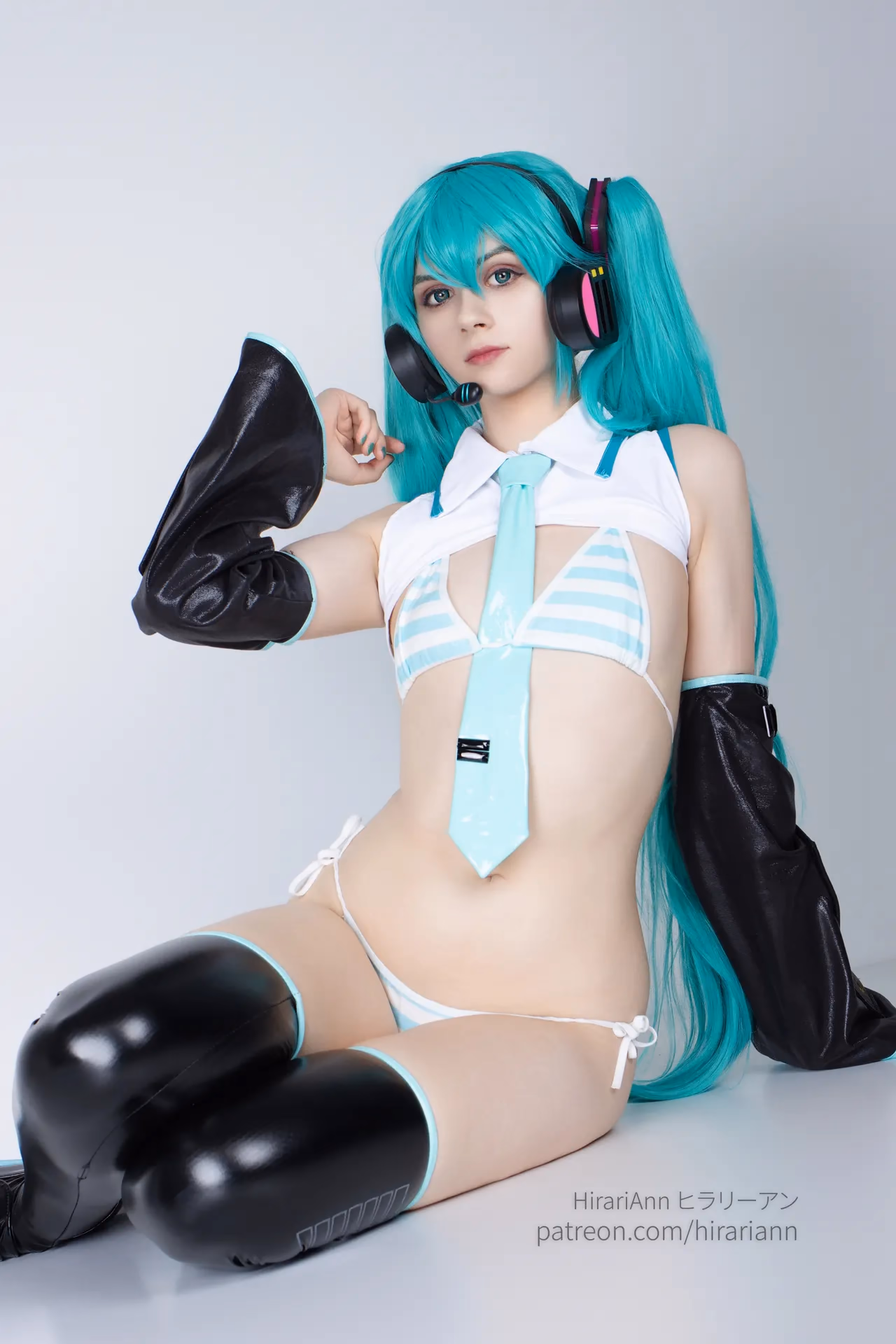 HirariAnn as Hatsune Miku — cosplay photo 98 of 115