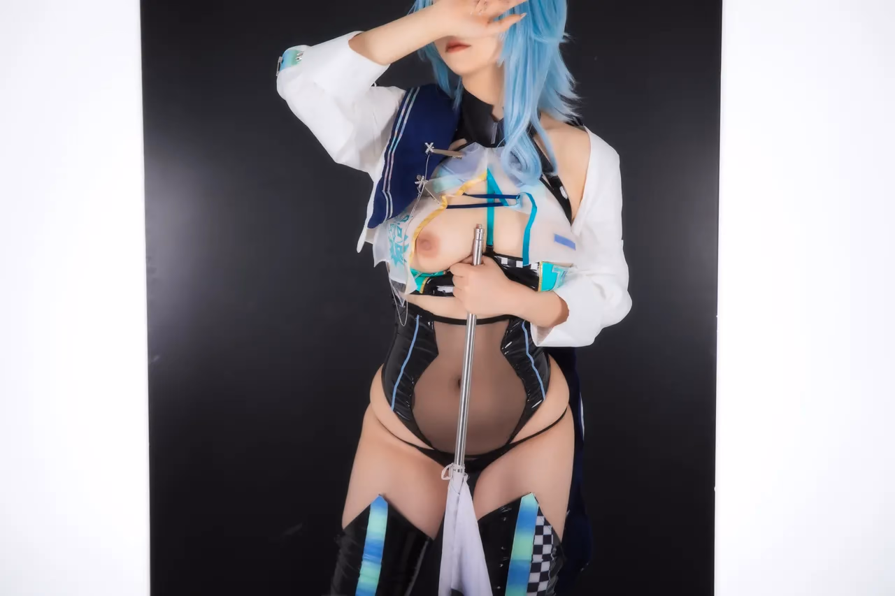 Hokunaimeko as Eula Lawrence — cosplay photo 12 of 99