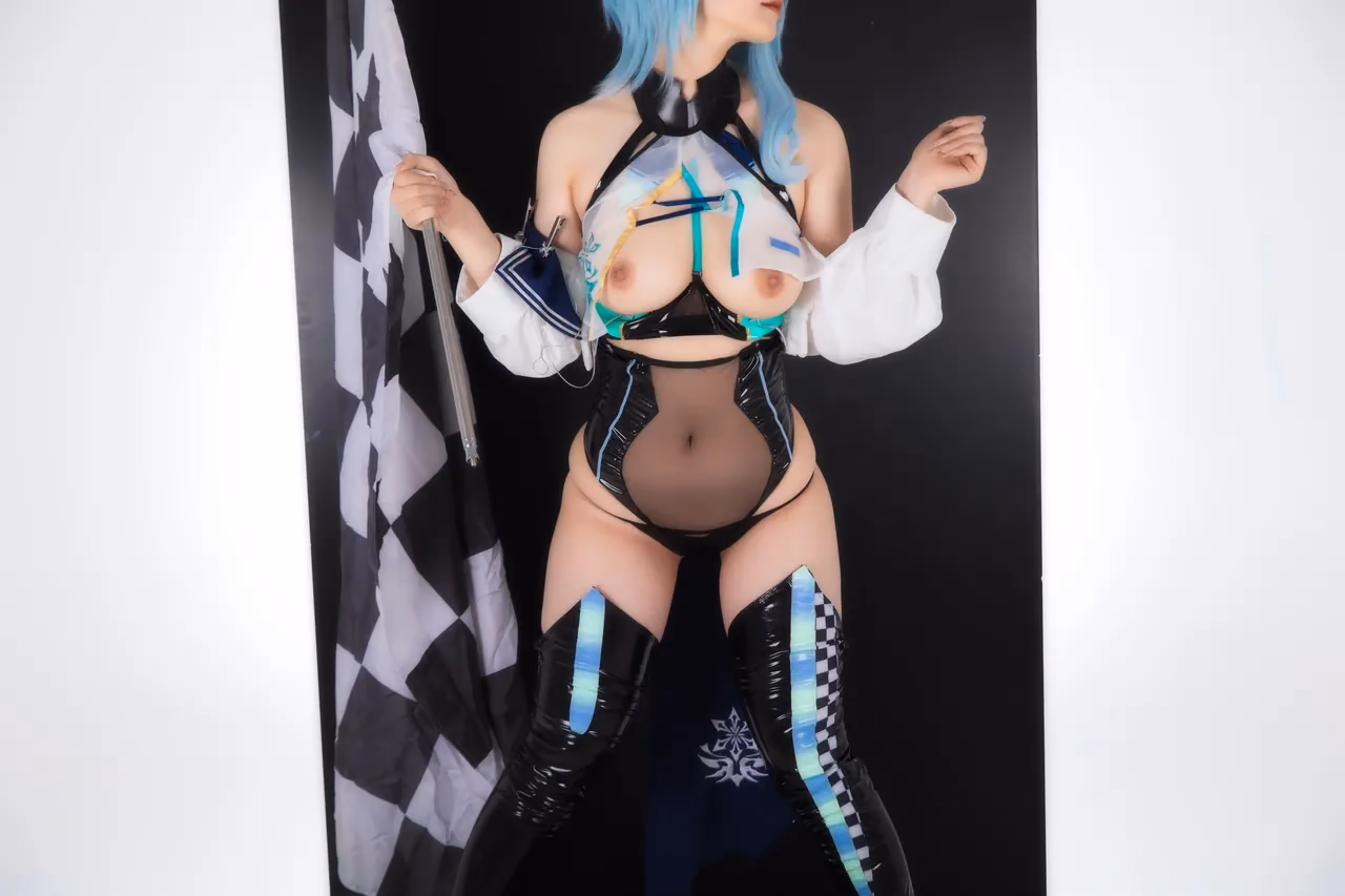 Hokunaimeko as Eula Lawrence — cosplay photo 14 of 99