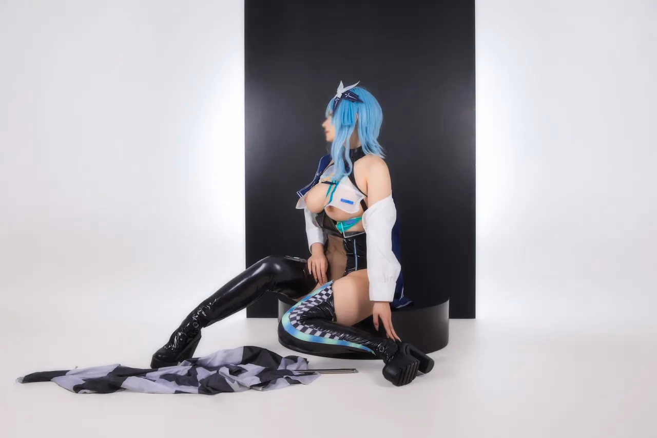 Hokunaimeko as Eula Lawrence — cosplay photo 79 of 99