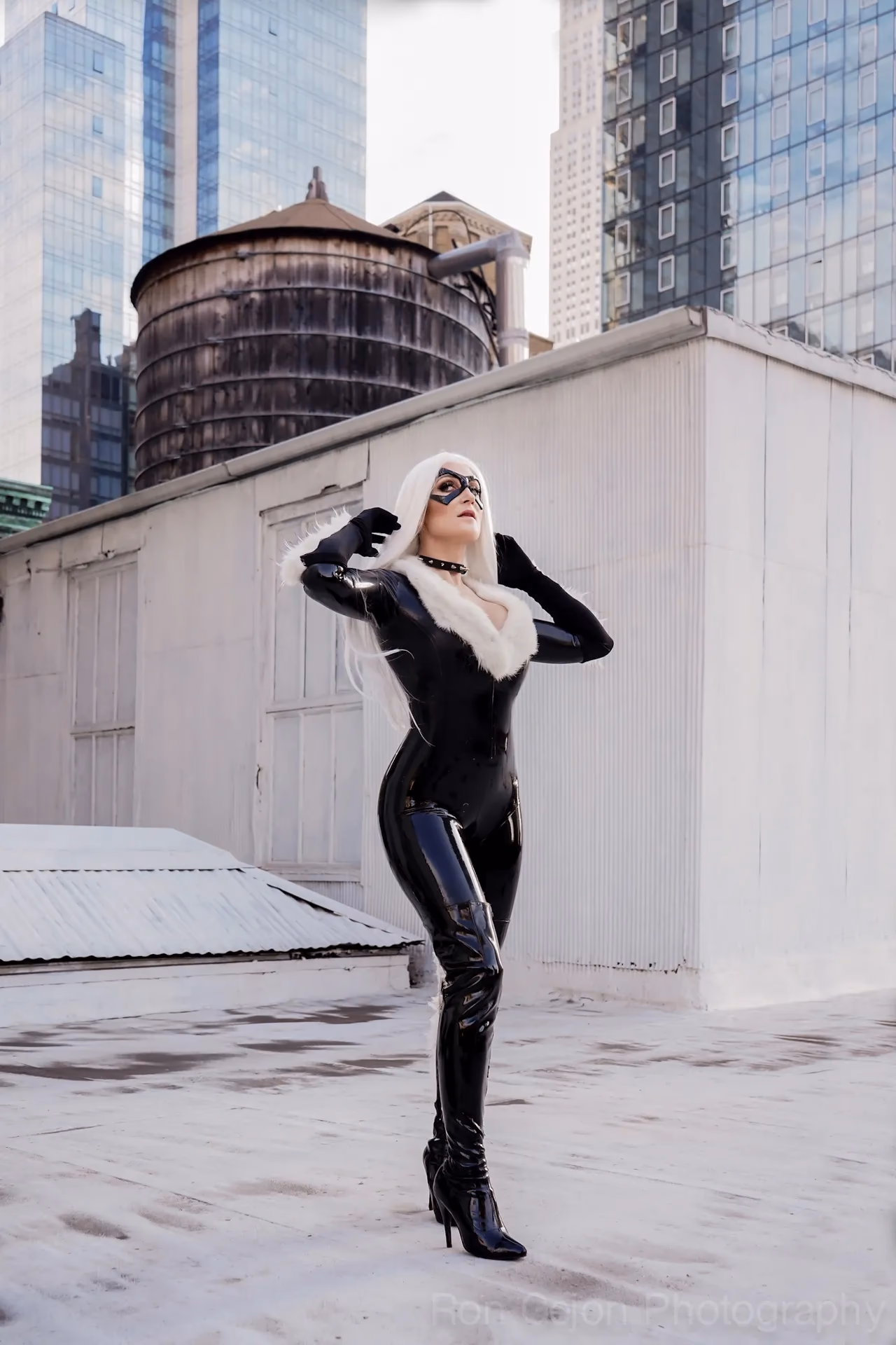 Holly Wolf as Black Cat — cosplay photo 26 of 30