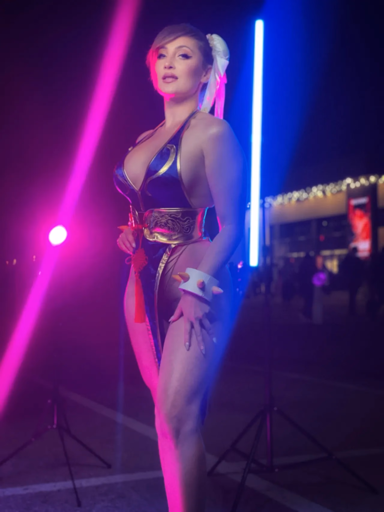 Holly Wolf as Chun-Li — cosplay photo 4 of 10