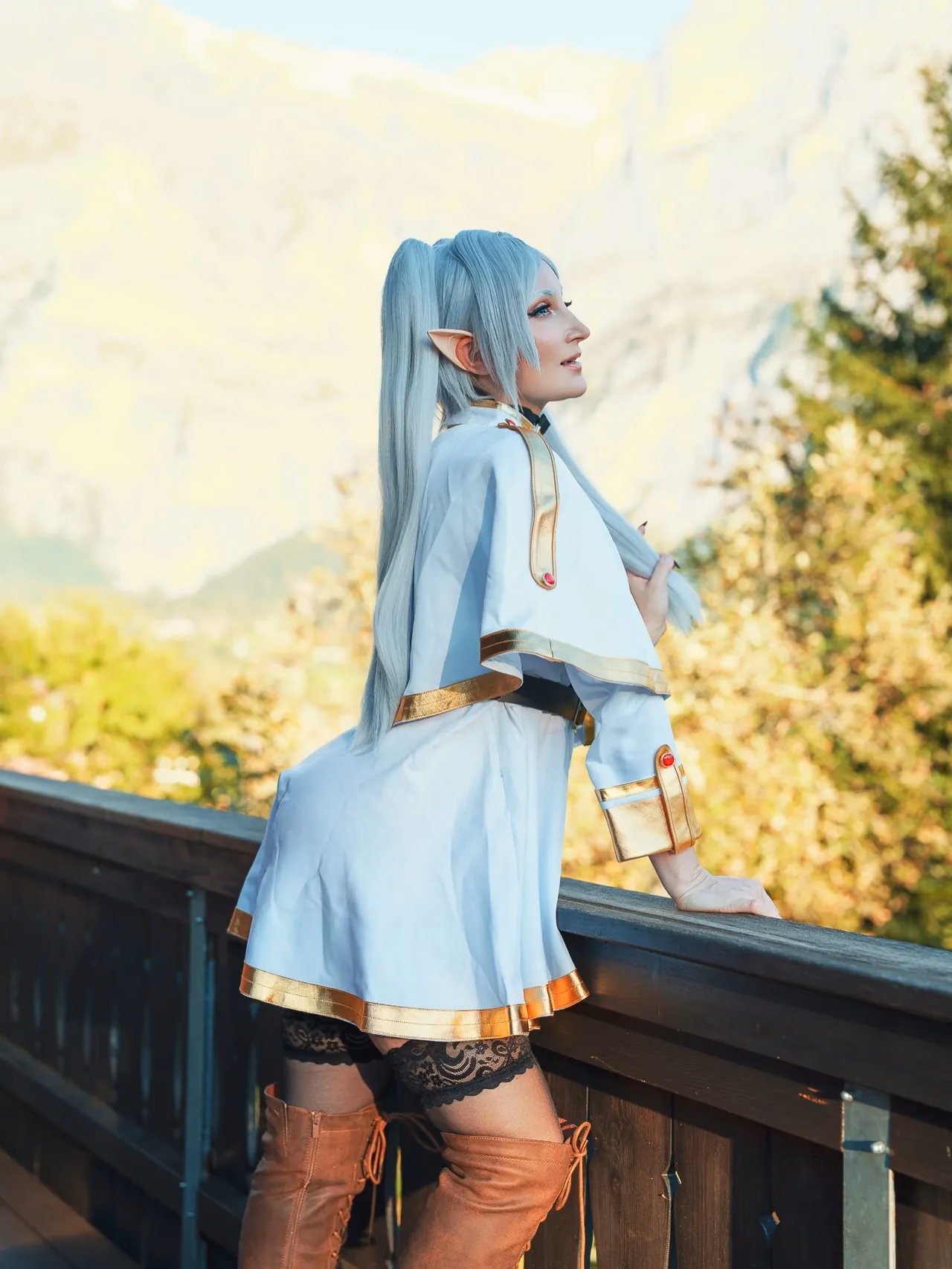 Holly Wolf as Frieren — cosplay photo 12 of 17