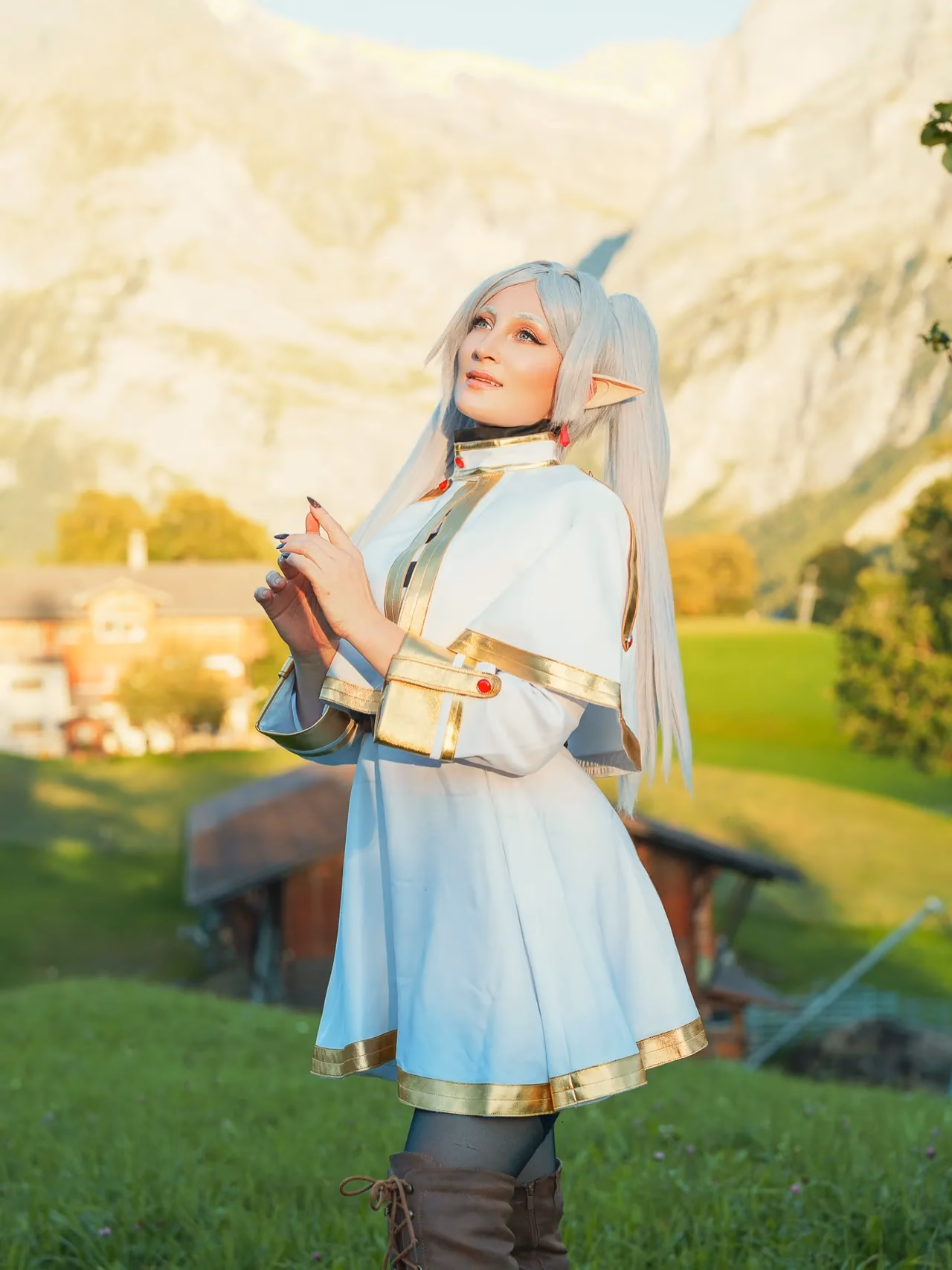 Holly Wolf as Frieren — cosplay photo 3 of 17